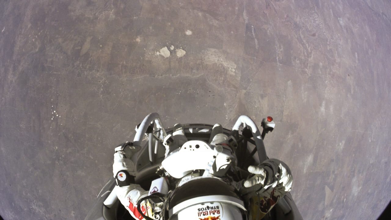 Скокът на Феликс Баумгартнер