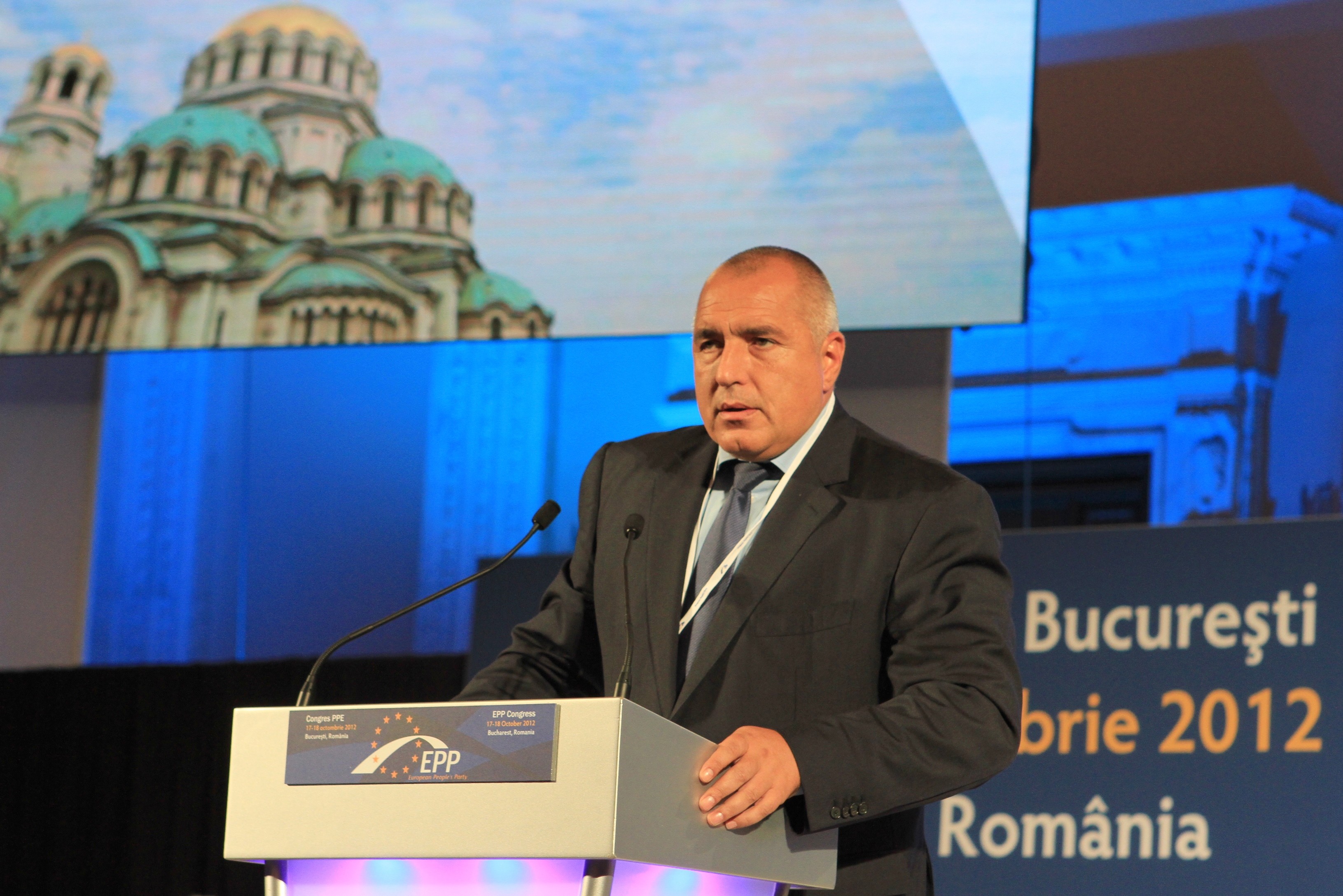 Борисов: Станишев иска да избяга от референдума