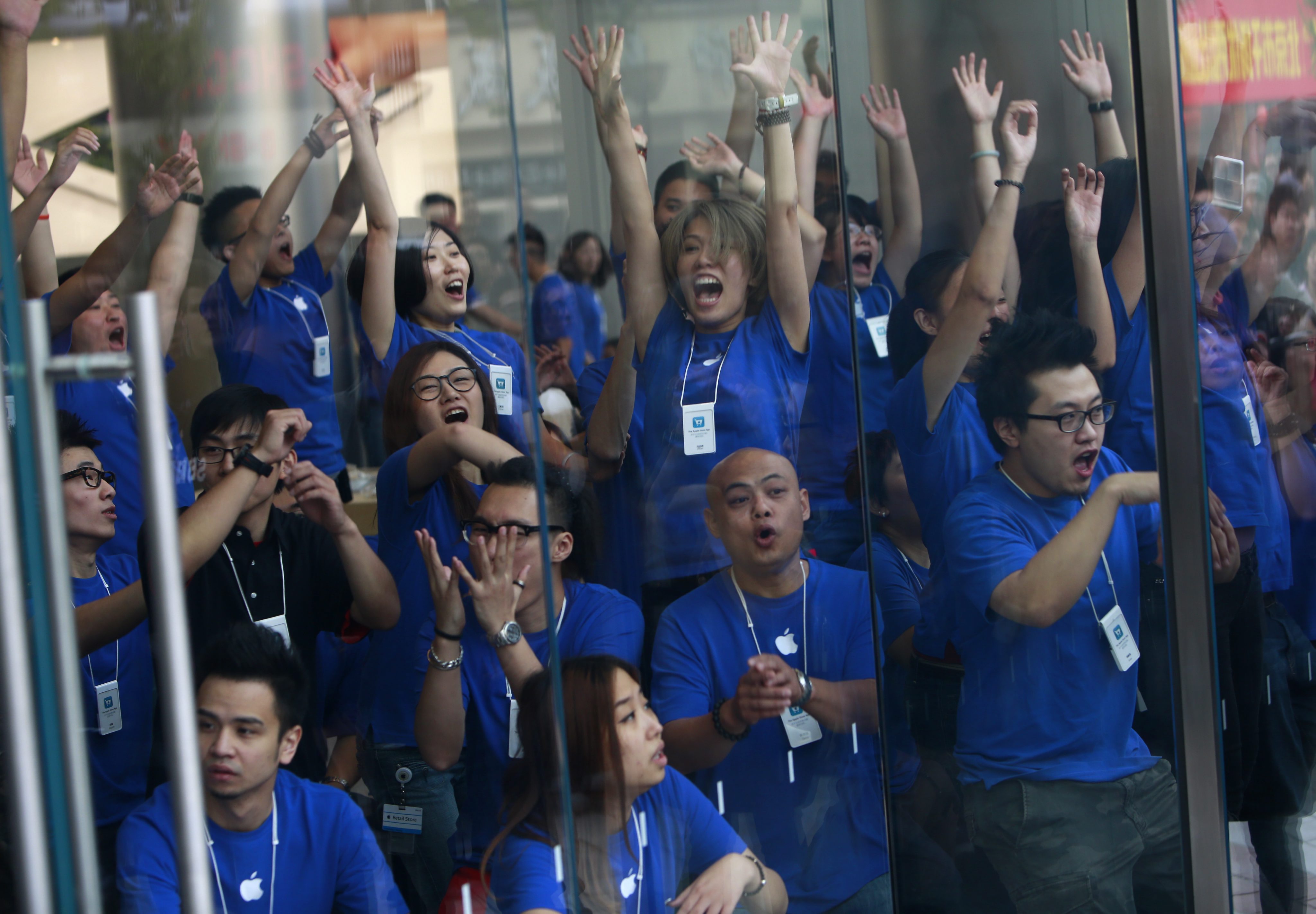 Apple откри в Китай най-големия си магазин в цяла Азия