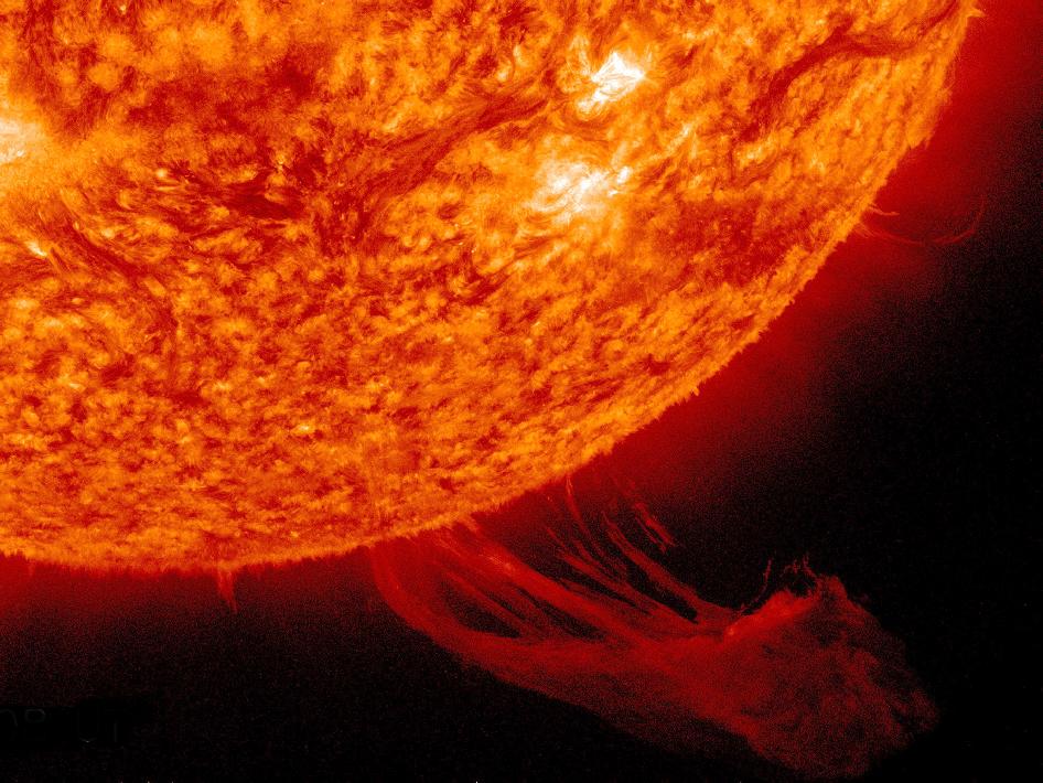 Нов телескоп съобщава за масивни слънчеви бури