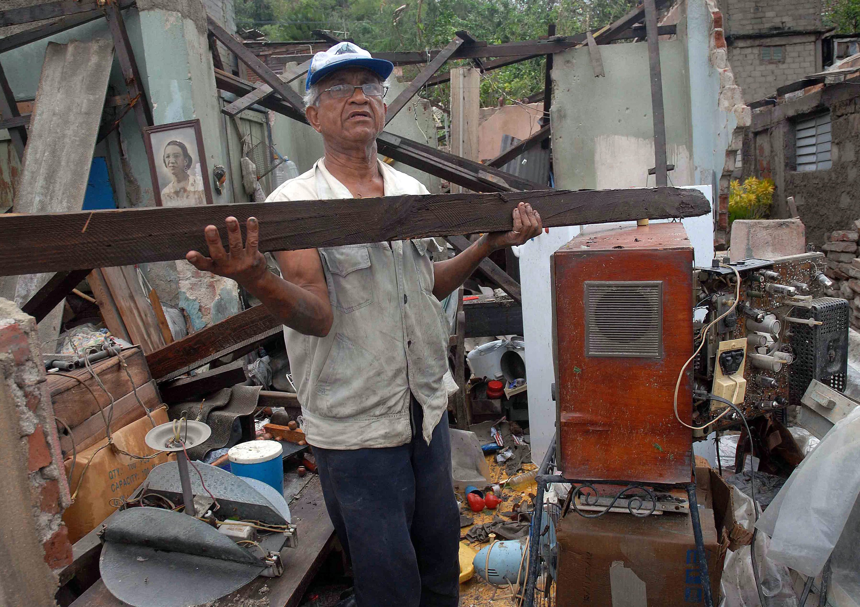 Ураганът Санди взе десетки жертви на Карибите