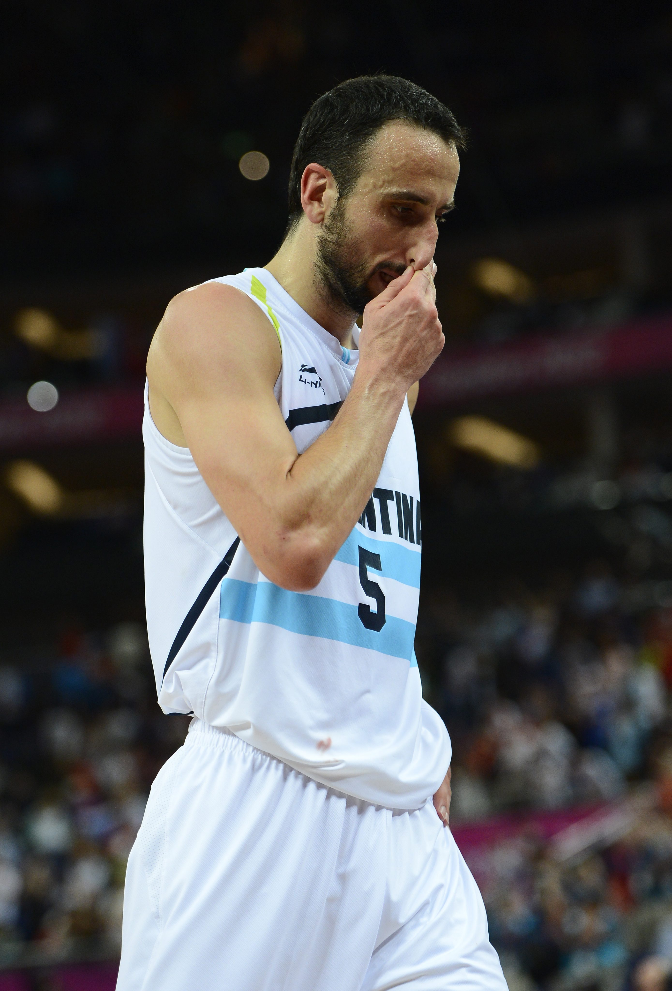 Аржентинският гард Ману Джинобили пропуска старта в НБА
