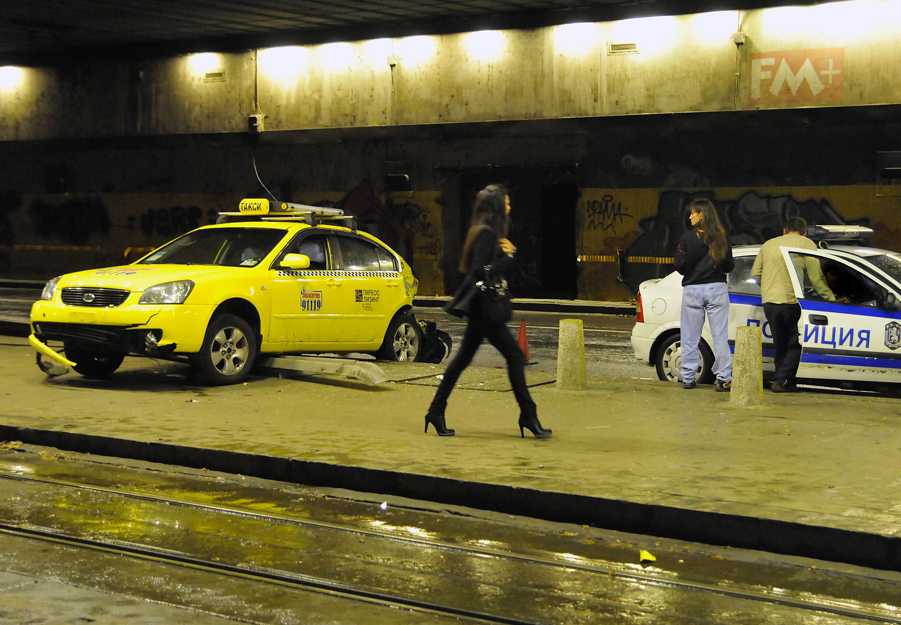 Такси отнесе спирка в тунела на НДК