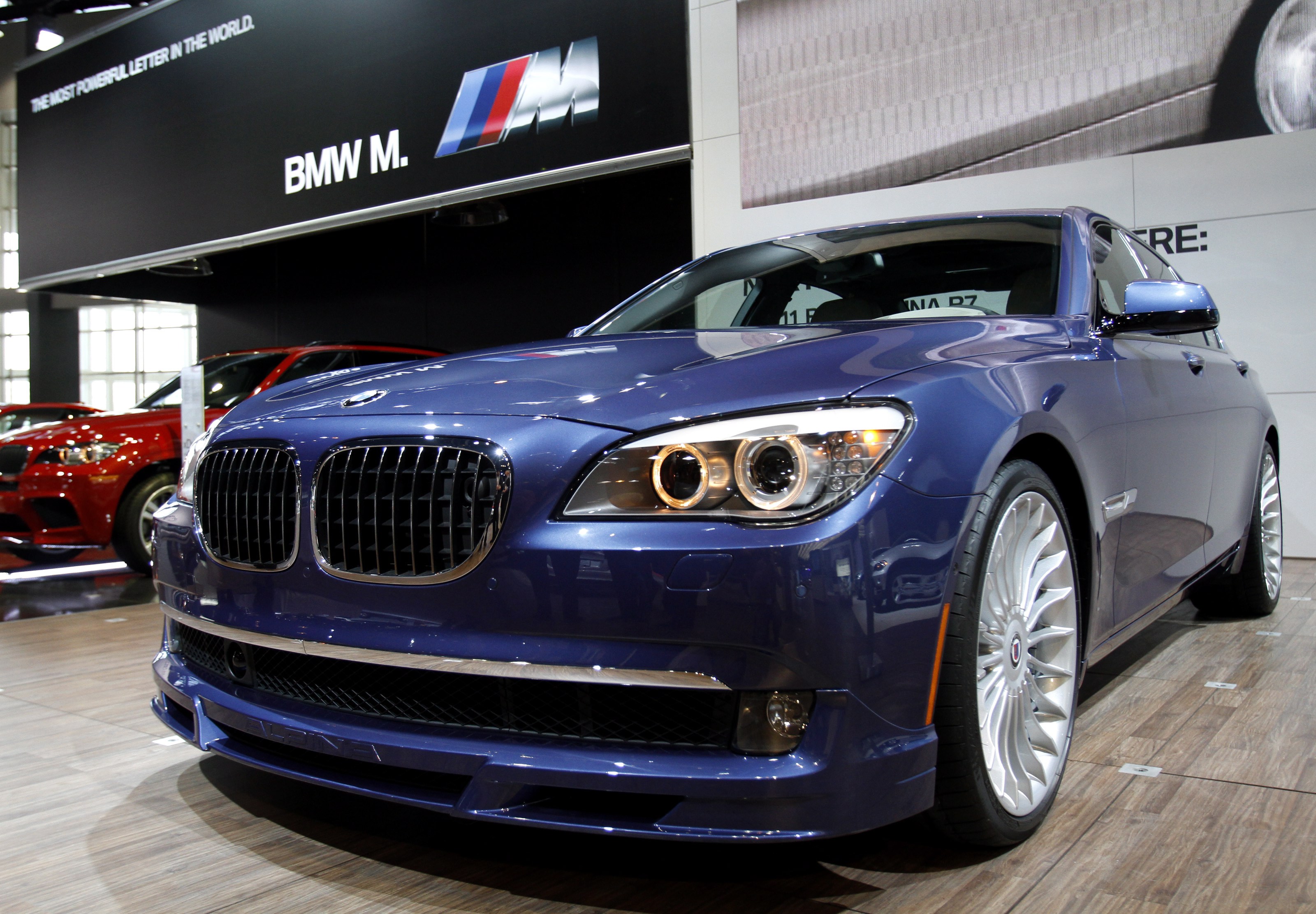 BMW изтегля за ремонт 45 000 ”седмици”