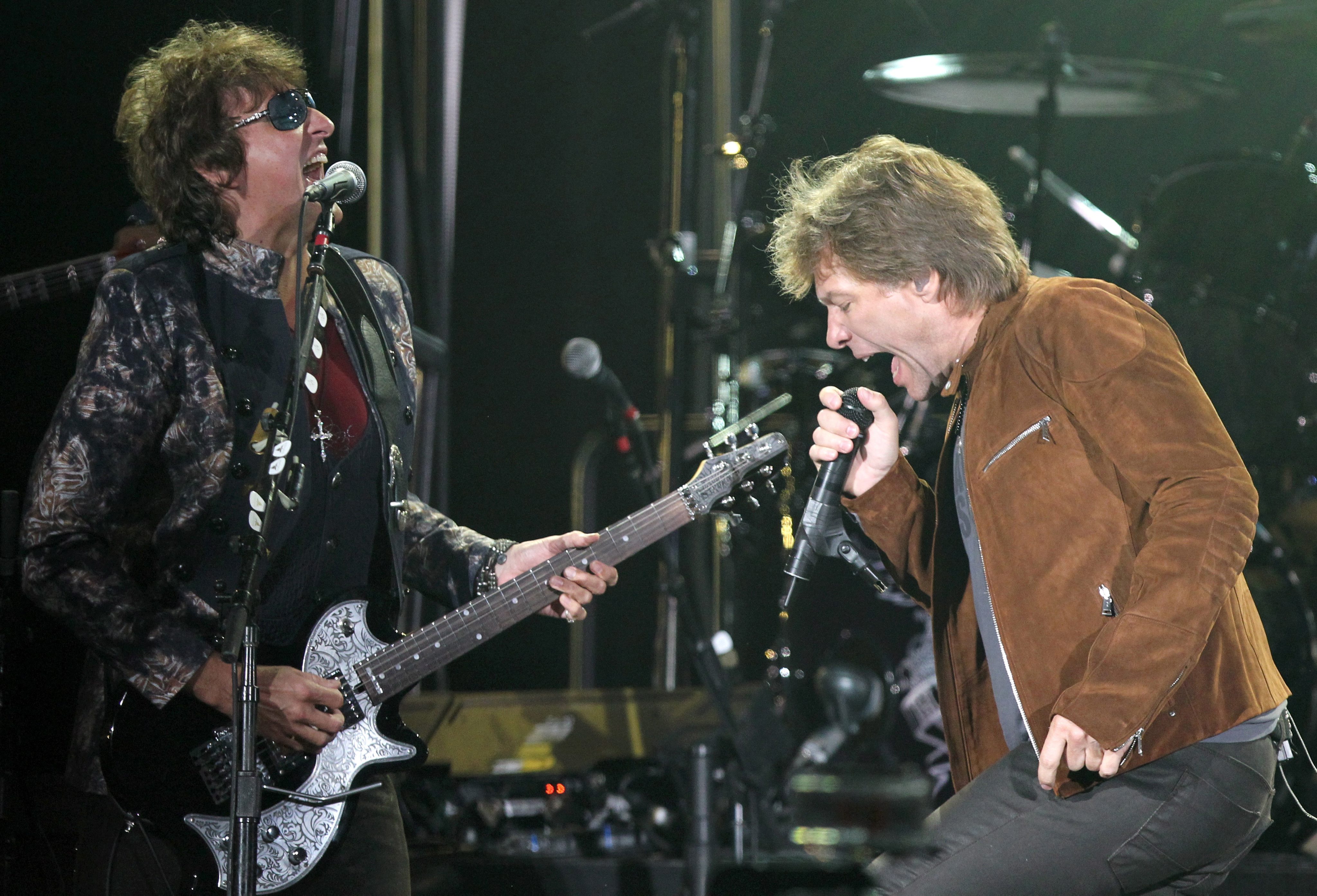 Bon Jovi стартираха гласуване за подгряваща група в София