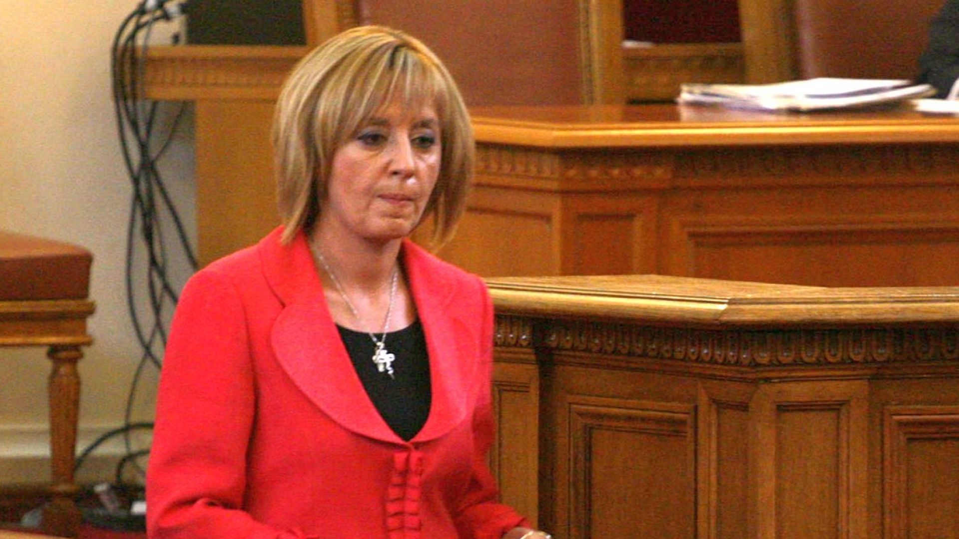 Манолова: Горанов ще решава за парите за личната помощ