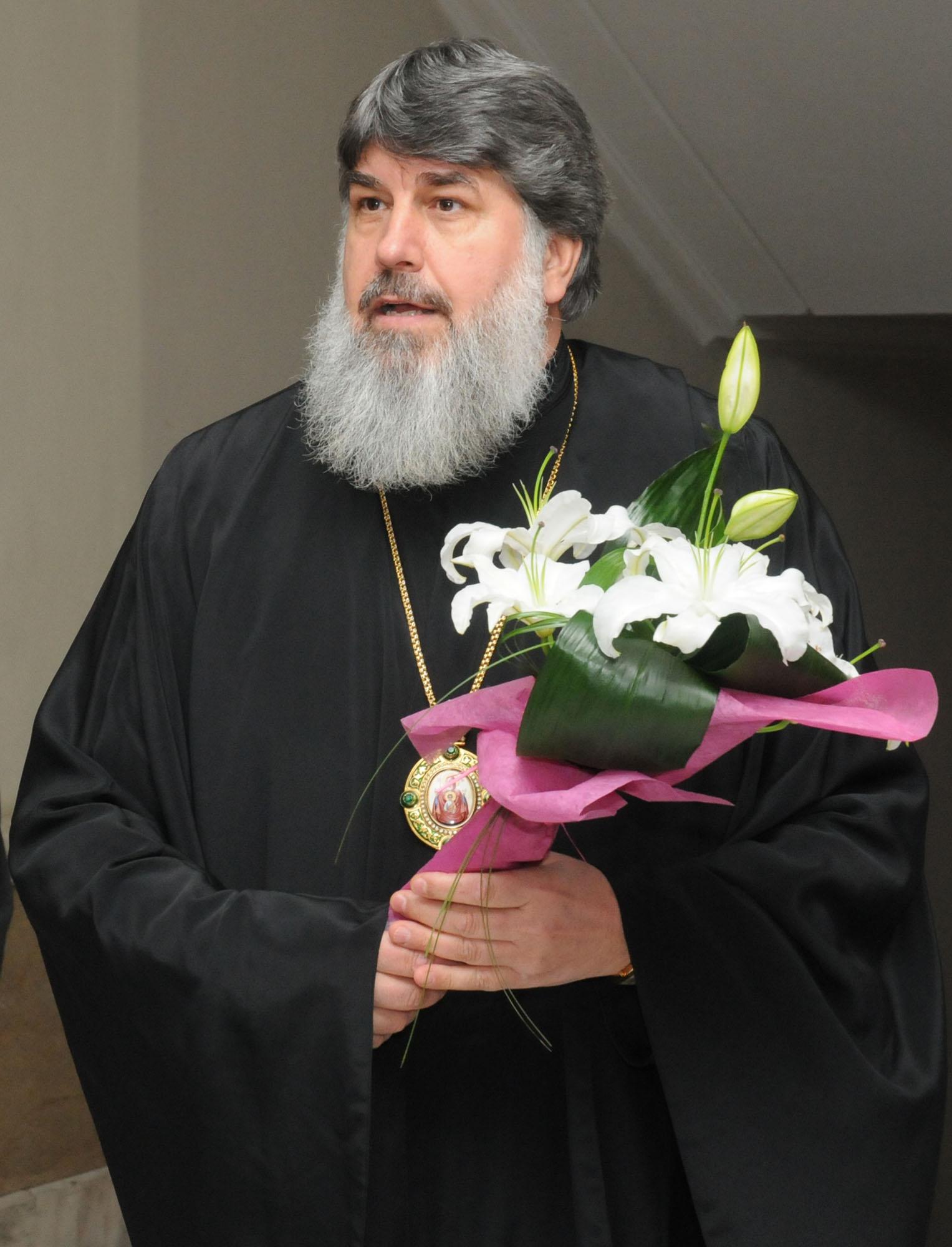 Инокентий моли митрополит Кирил за прошка