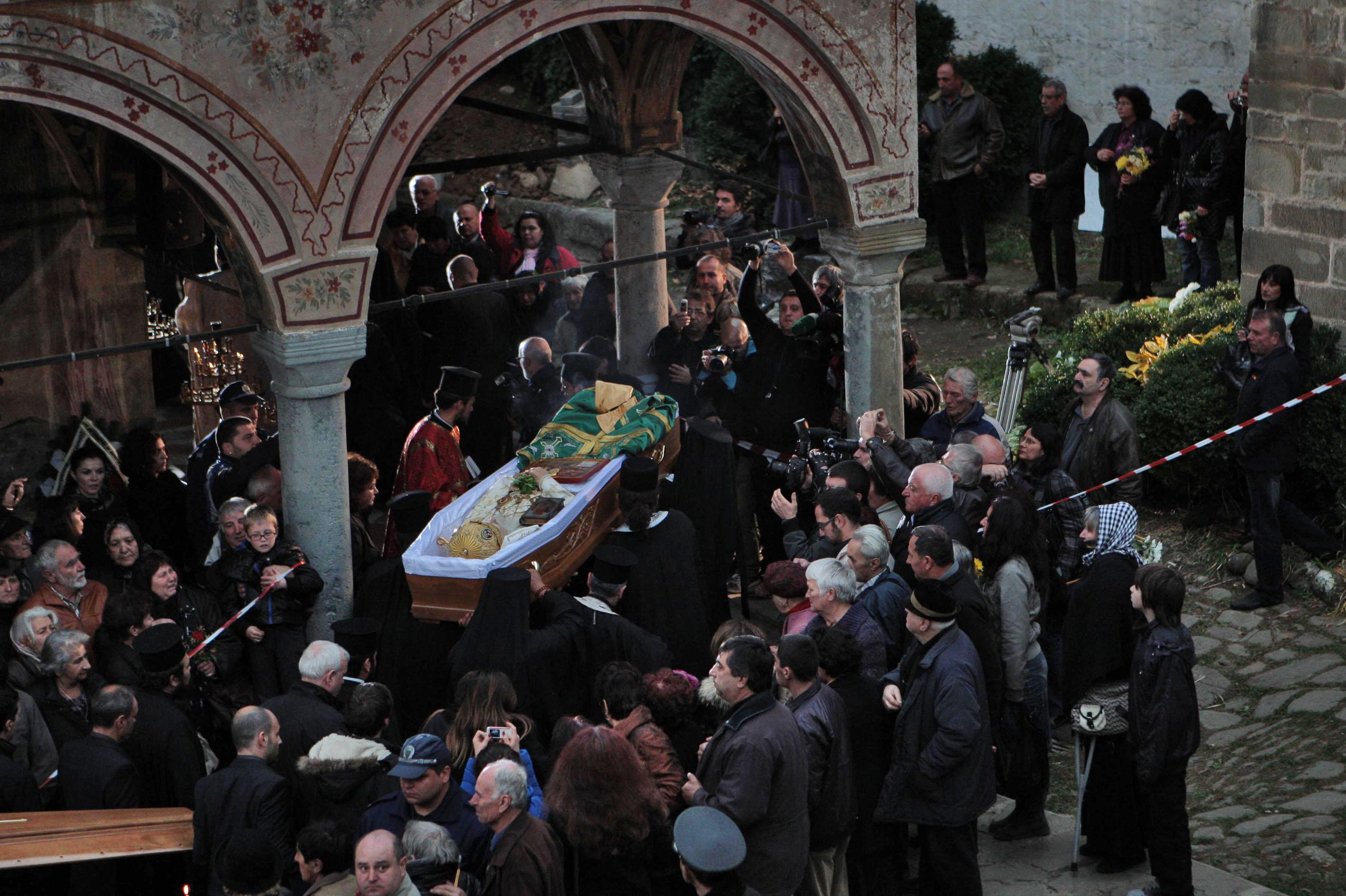 Сбогуване с патриарх Максим в Троянския манастир