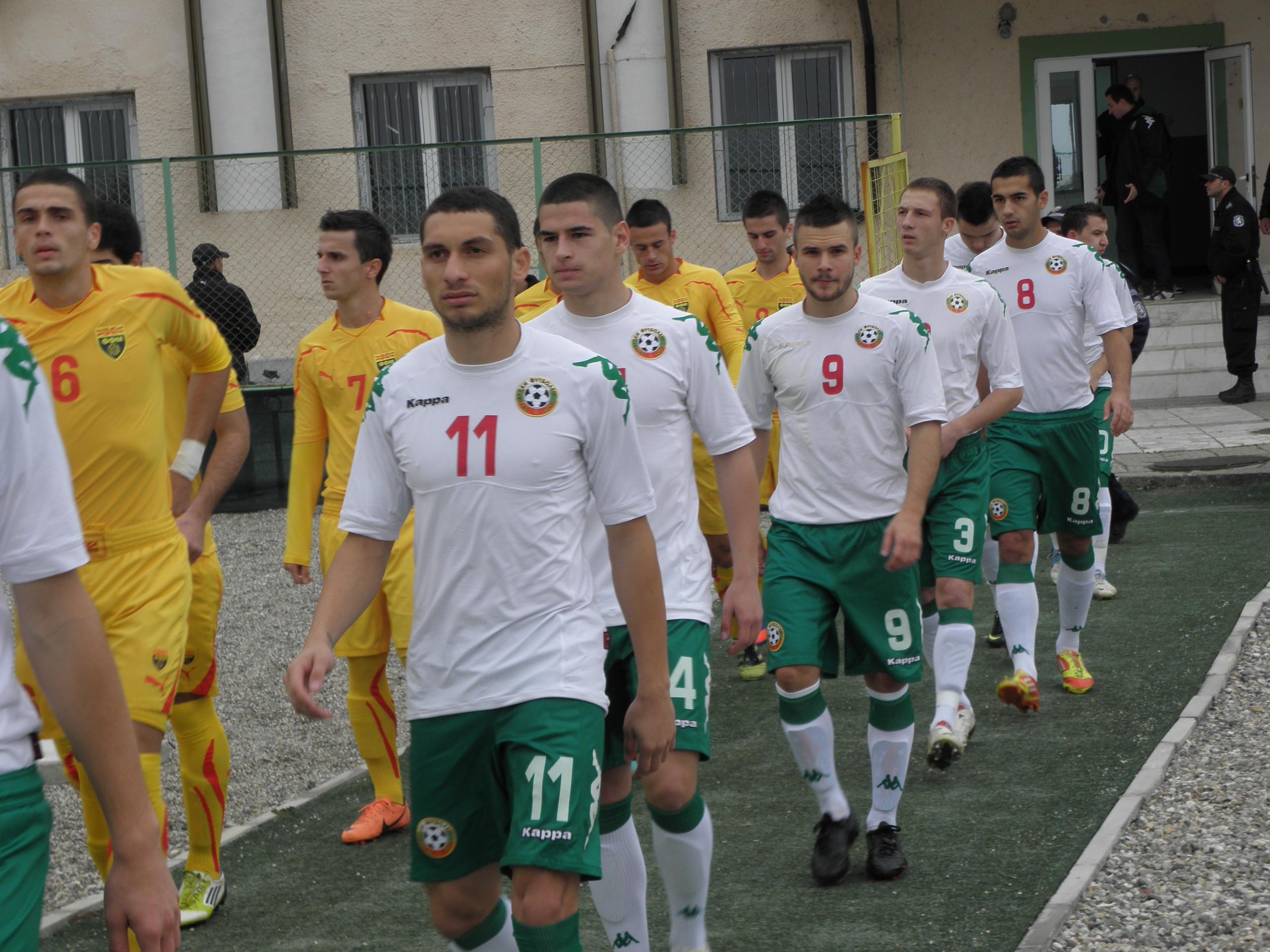 Младежите на България и Македония завършиха 1:1