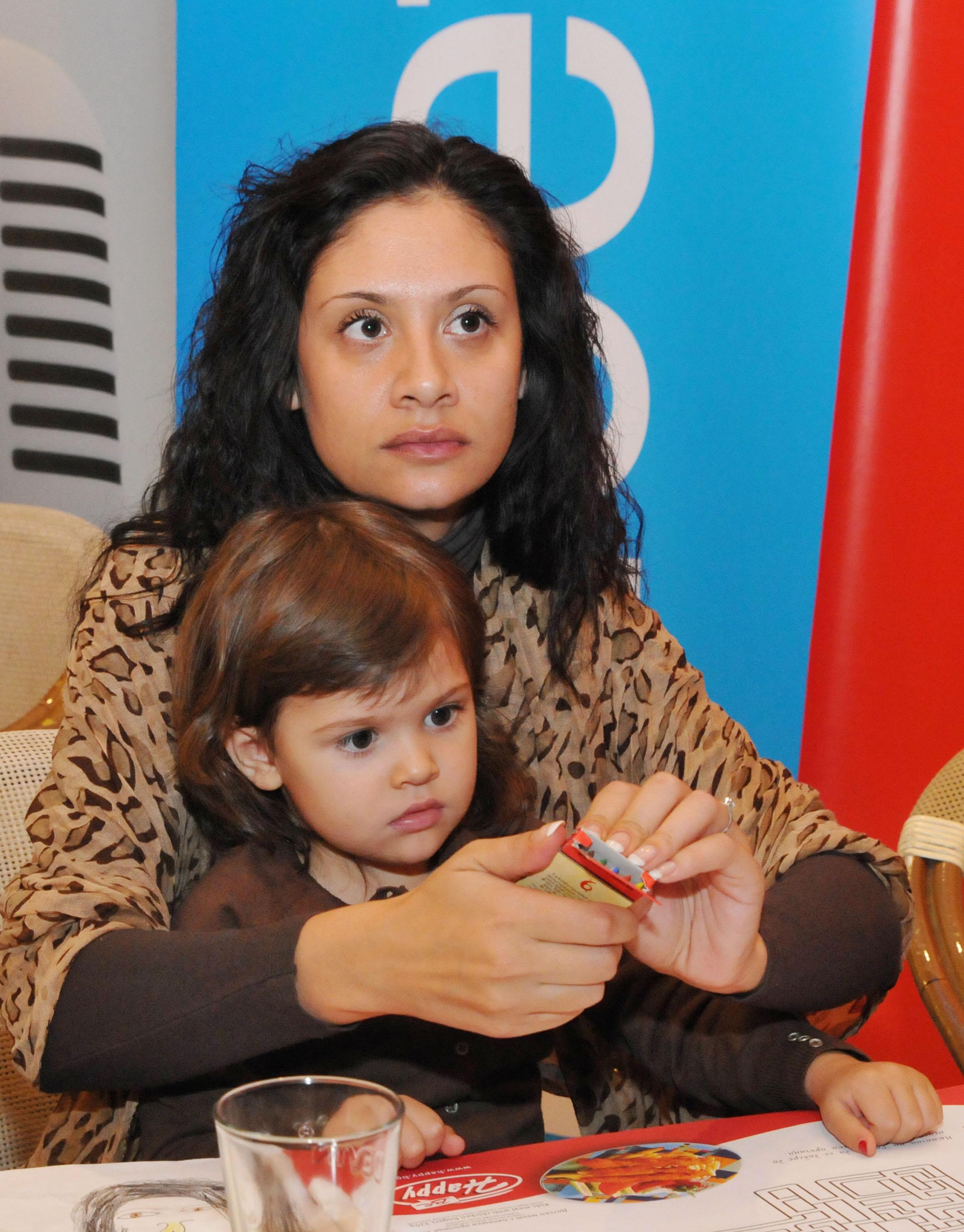 Мариана Попова с дъщеря си Мария Магдалена
