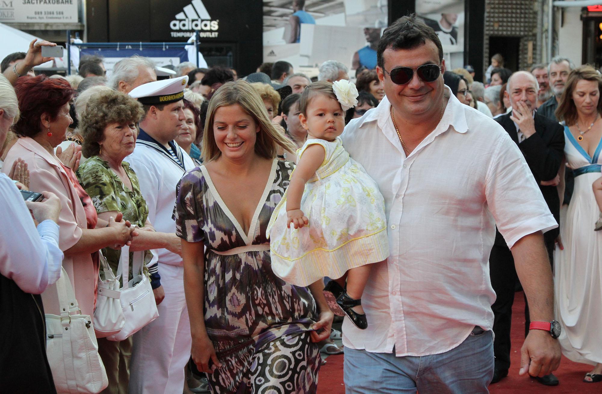 Алекс Сърчаджиева и Иван Ласкин с дъщеря им София
