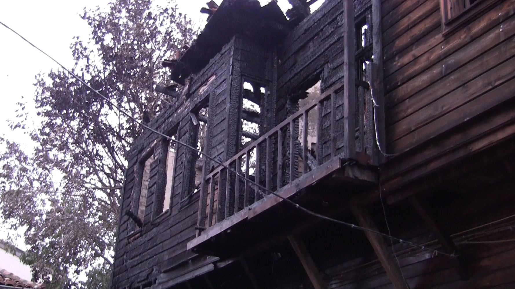 Трима загинаха при пожар в стария град на Созопол