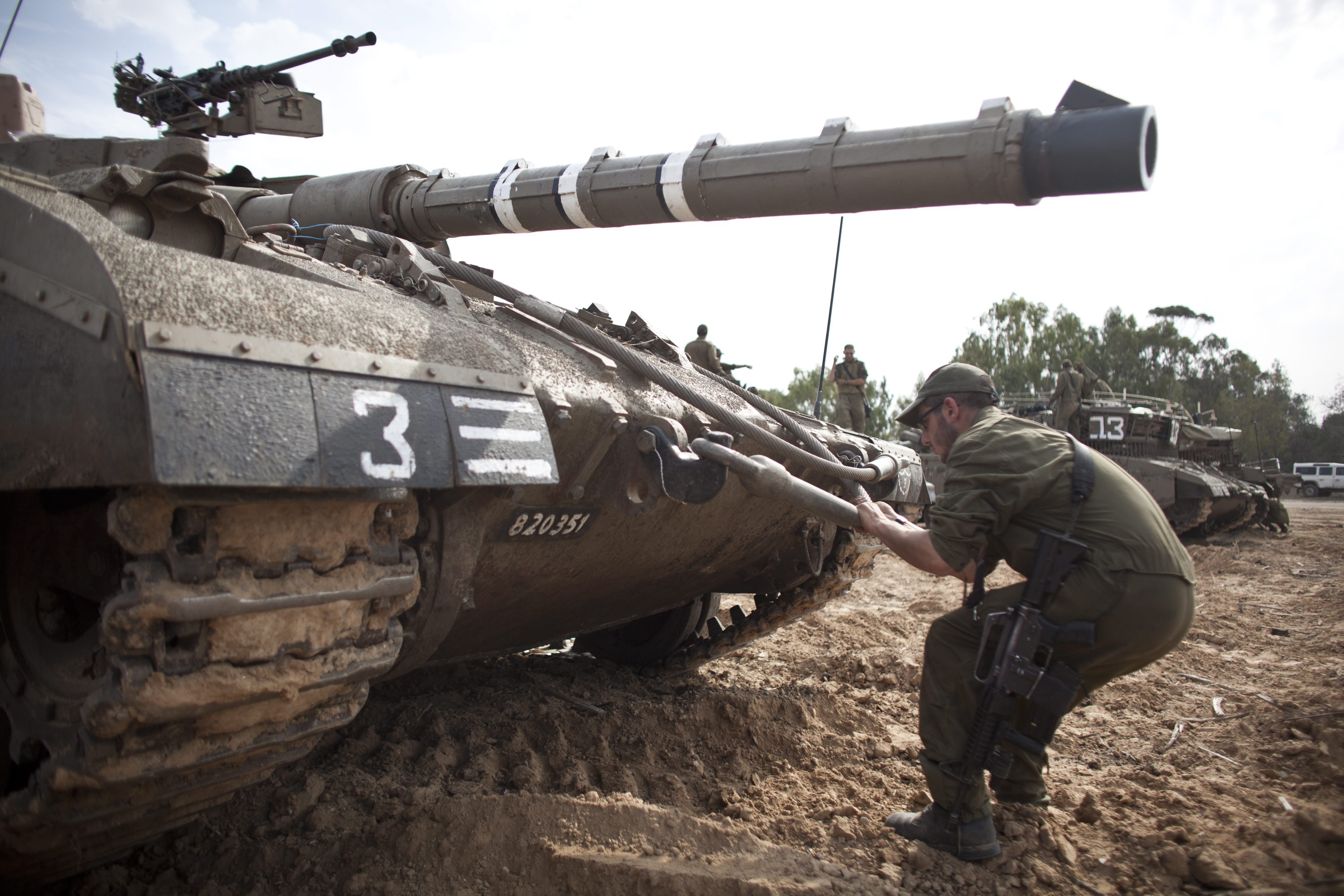 Подготовка на танкове в Израел за сухоземна атака