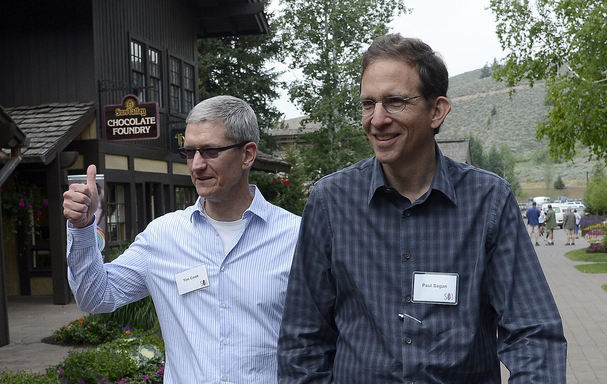 Шефът на Apple взима по $260 хил. на ден