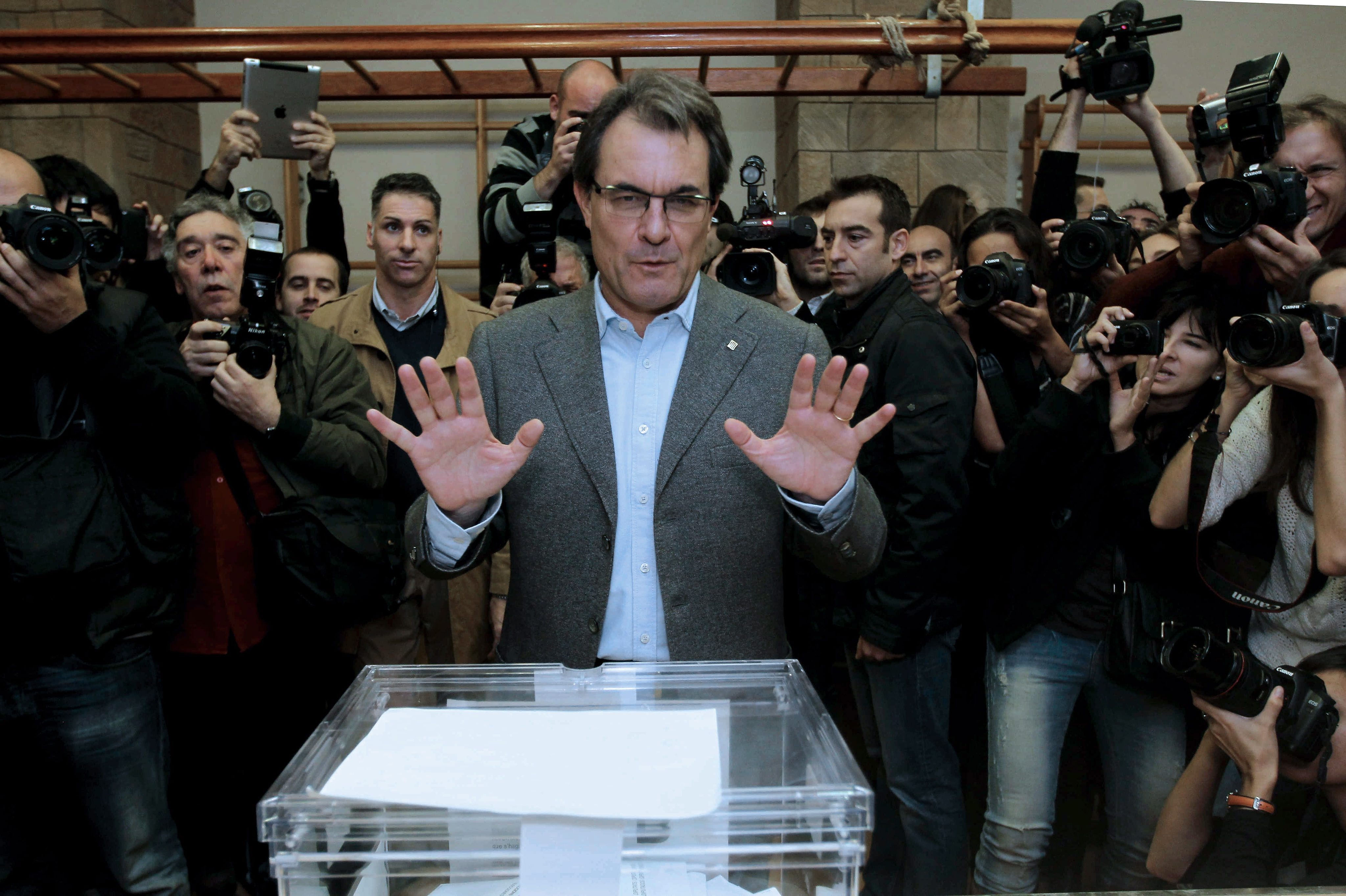 Президентът на Каталония Артур Мас иска да свика на 9 ноември референдум за независимост