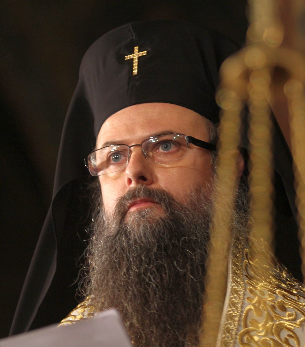 Пловдивският митрополит е дарил днес една от малкото си лични вещи, пишат от Църковното настоятелство