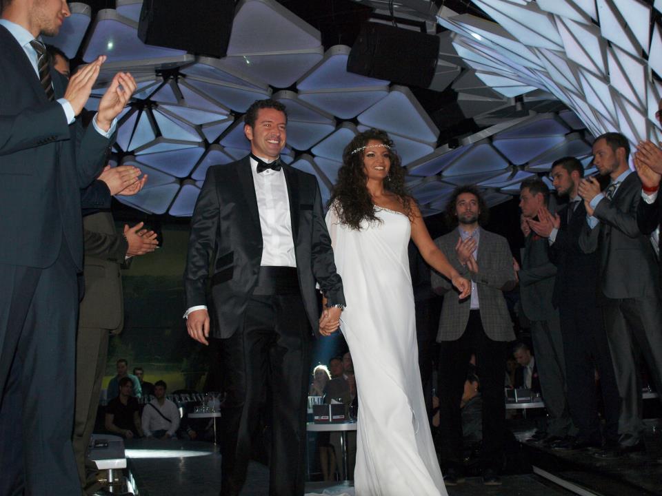 Ивана Скендерова дефилира с любимия си на ревю