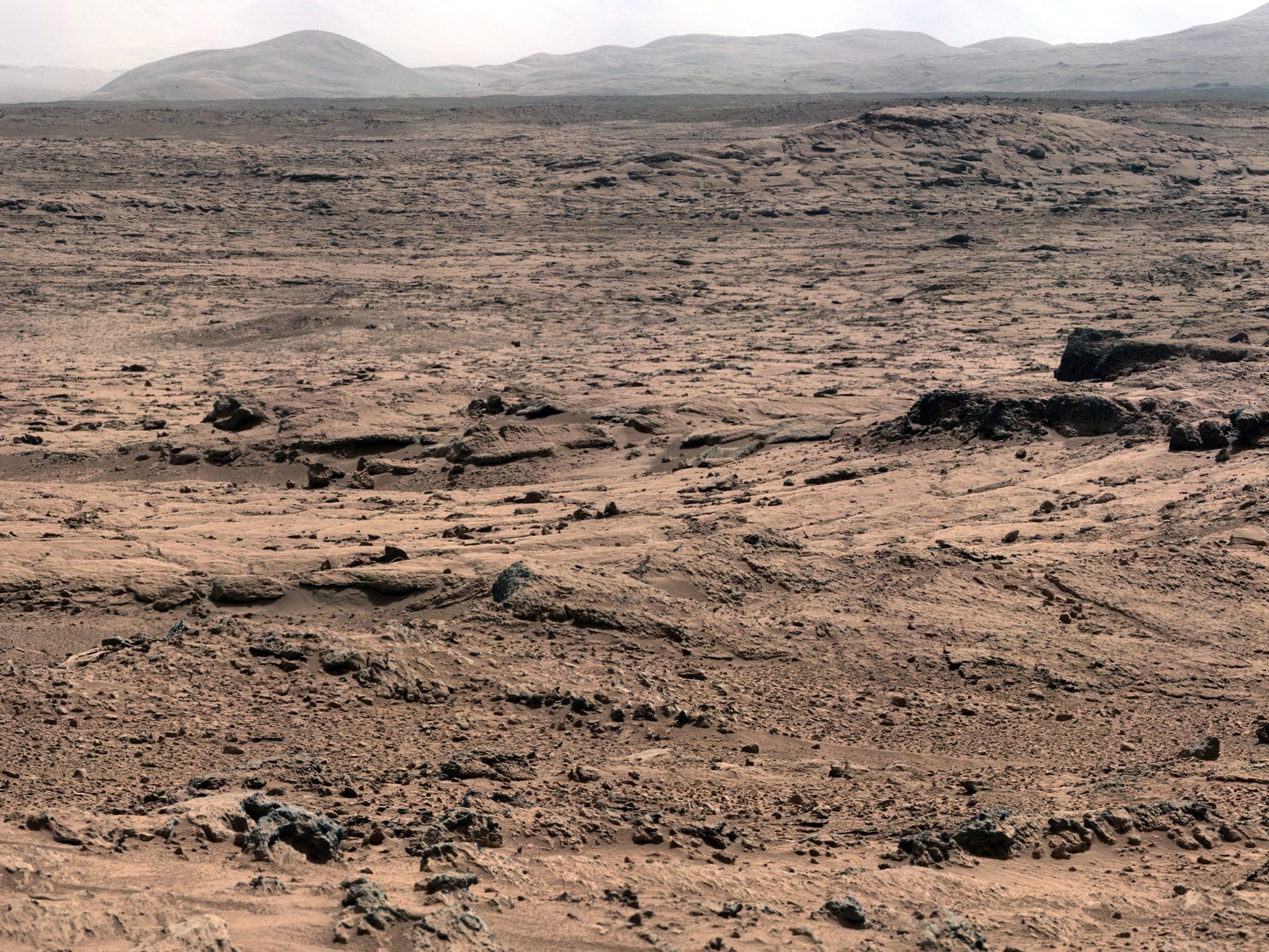 Снимка на Марс, пратена от марсохода ”Кюриосити”