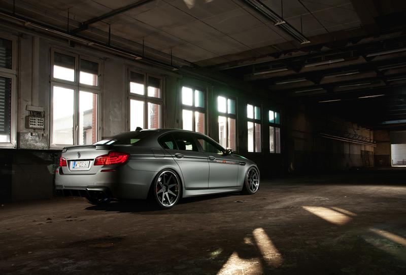 Manhart Racing направи BMW M5 още по-зловещ