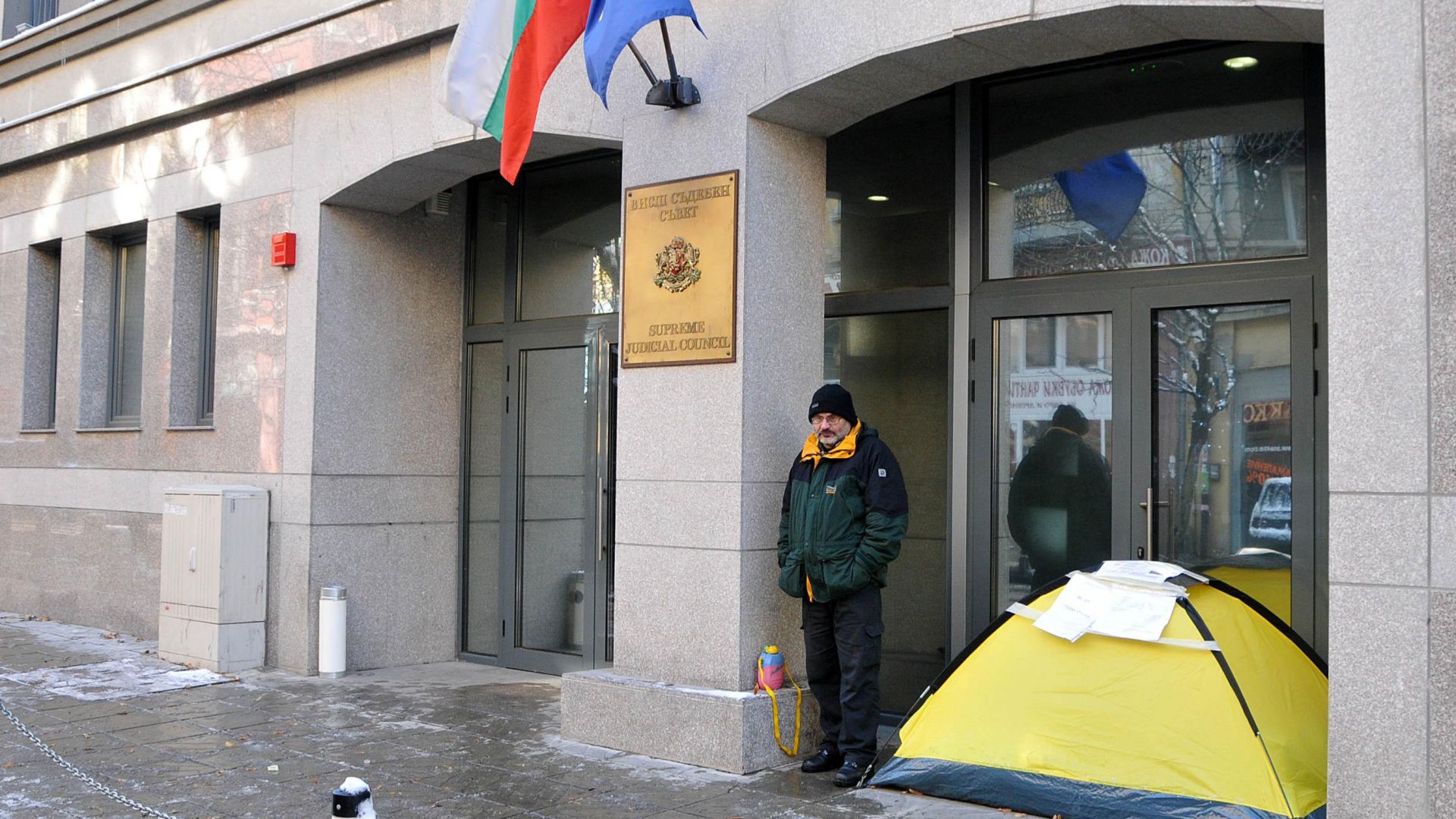 Обявилият гладна стачка Янев дължи 4021 лв. на ”Топлофикация”