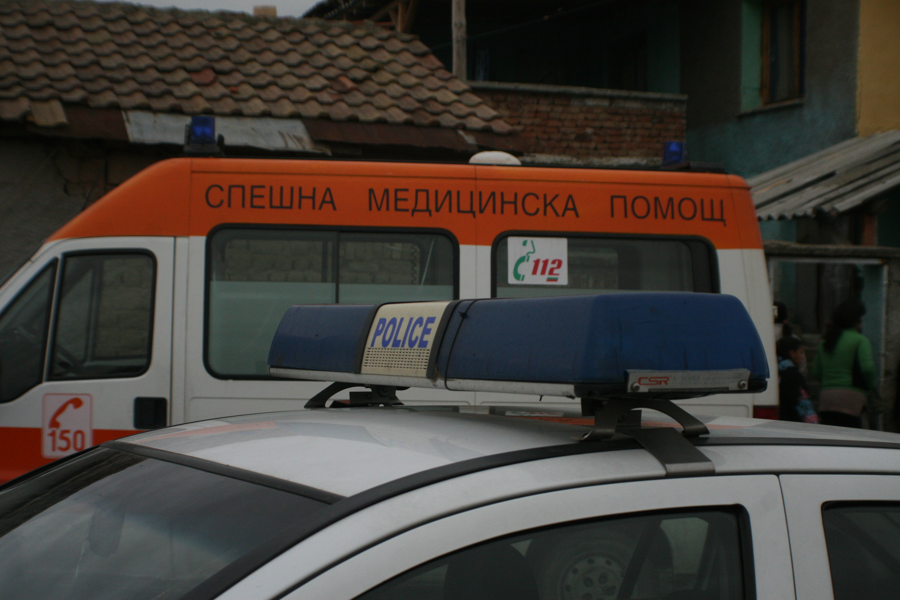 Екип на Бърза помощ е закарал пострадалия в болницата в Бургас