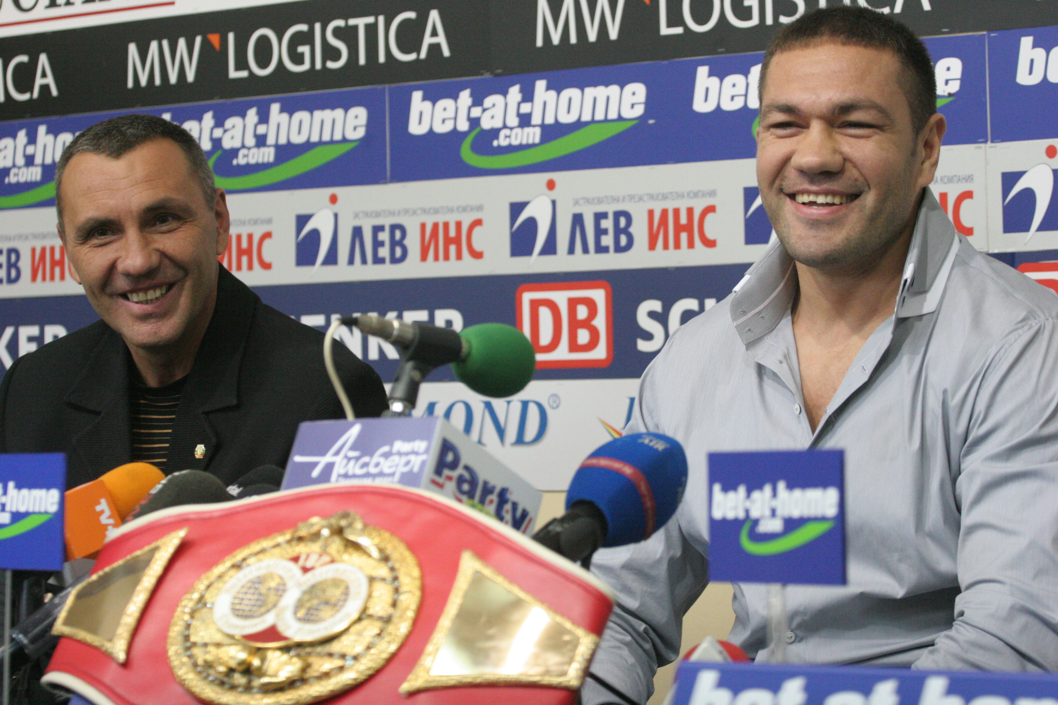 Кобрата стана официален претендент на Кличко