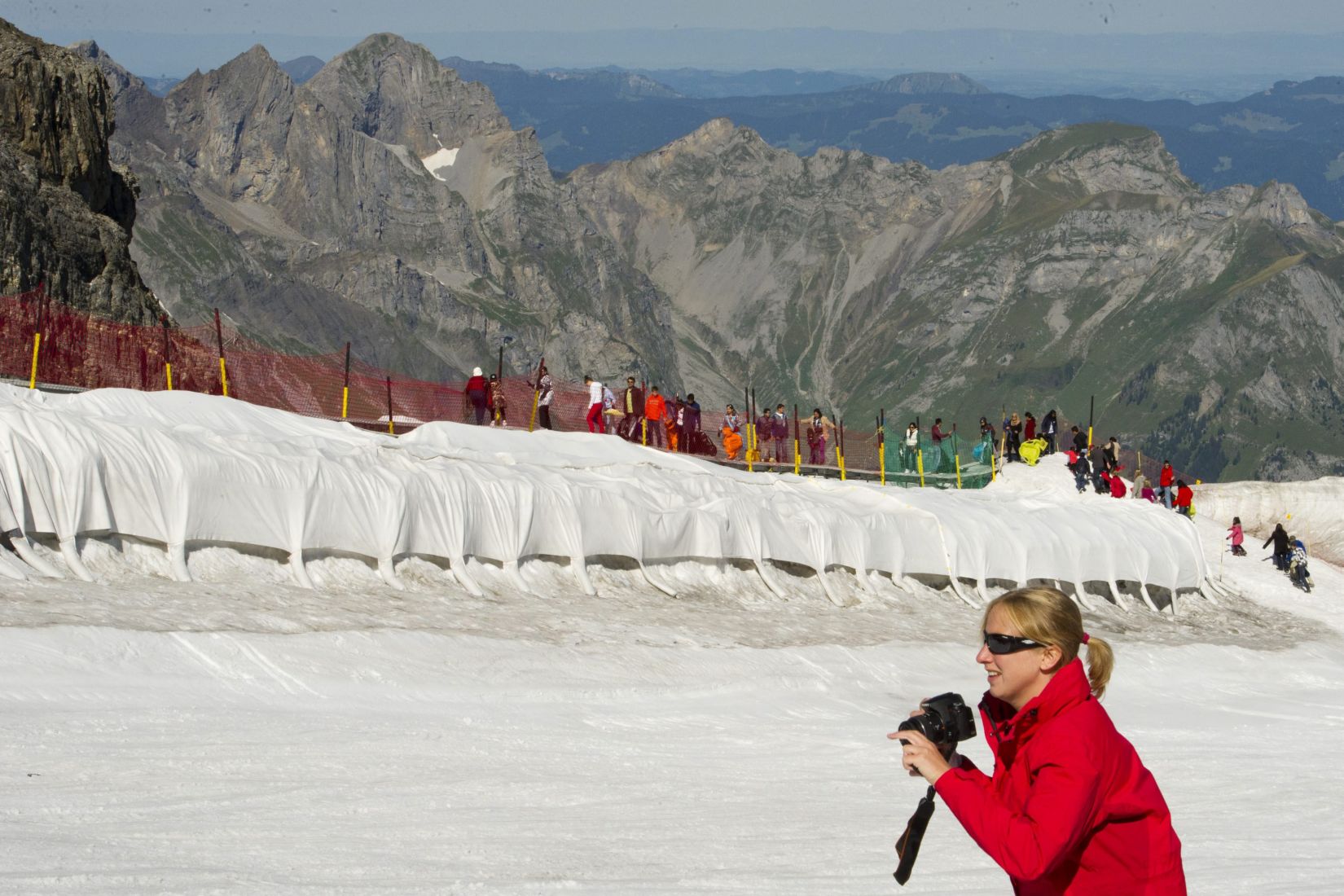 Главозамайващ висящ мост откриват в Швейцария