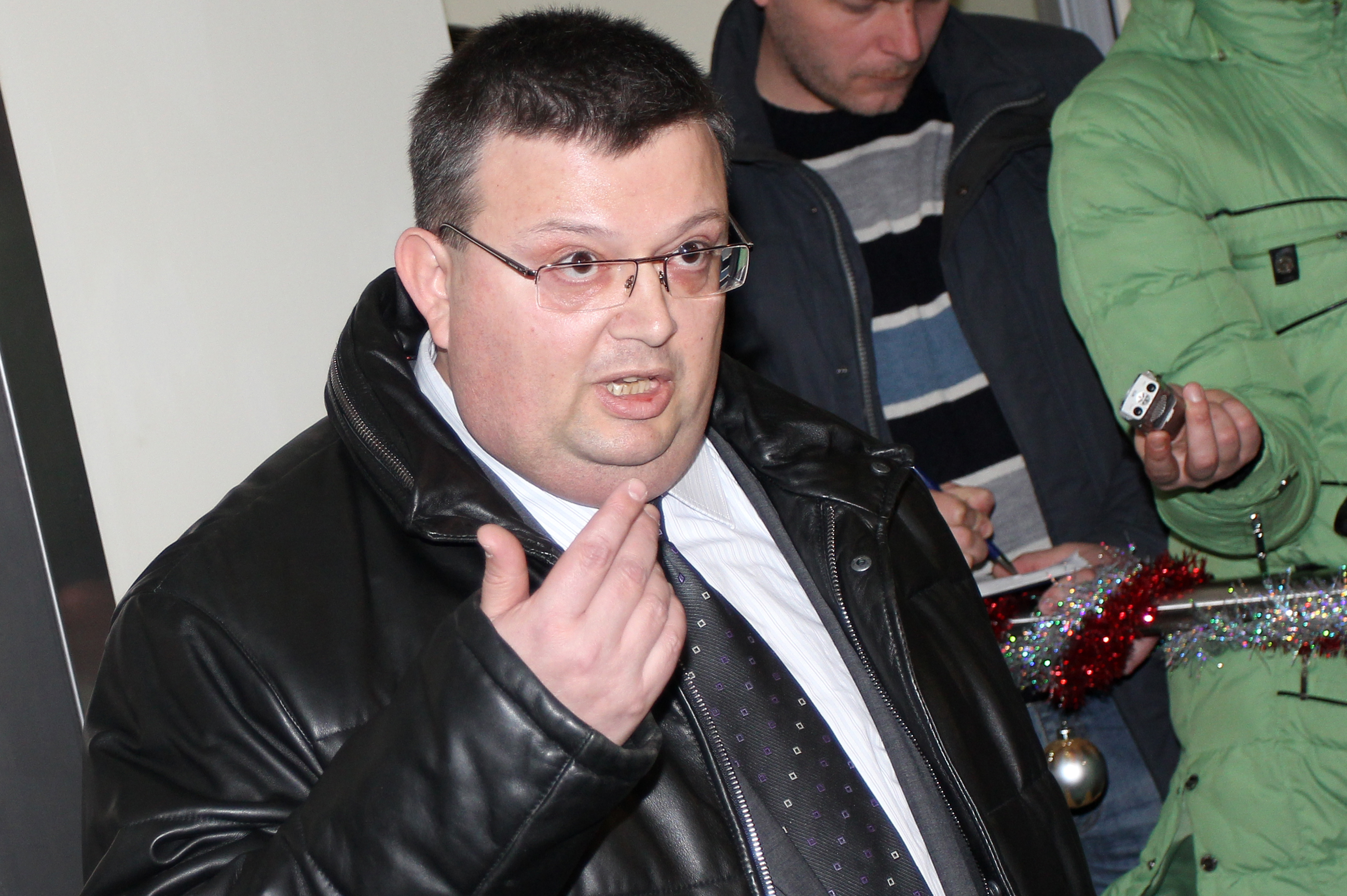 Сотир Цацаров се дразни от етикета ”фаворит на ГЕРБ”