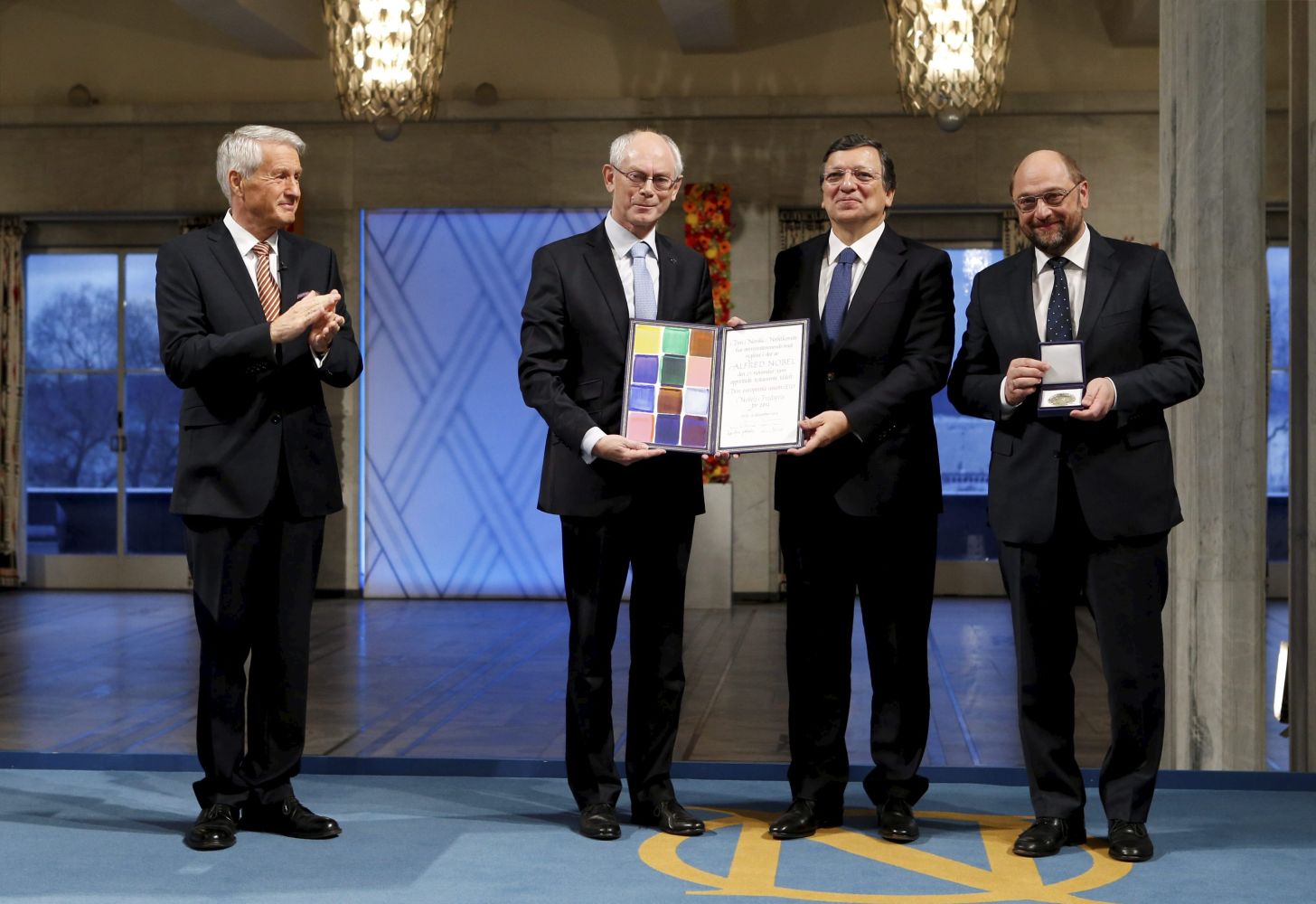 Жозе Мануел Барозу, Херман ван Ромпой и Мартин Шулц с Нобеловата награда за мир