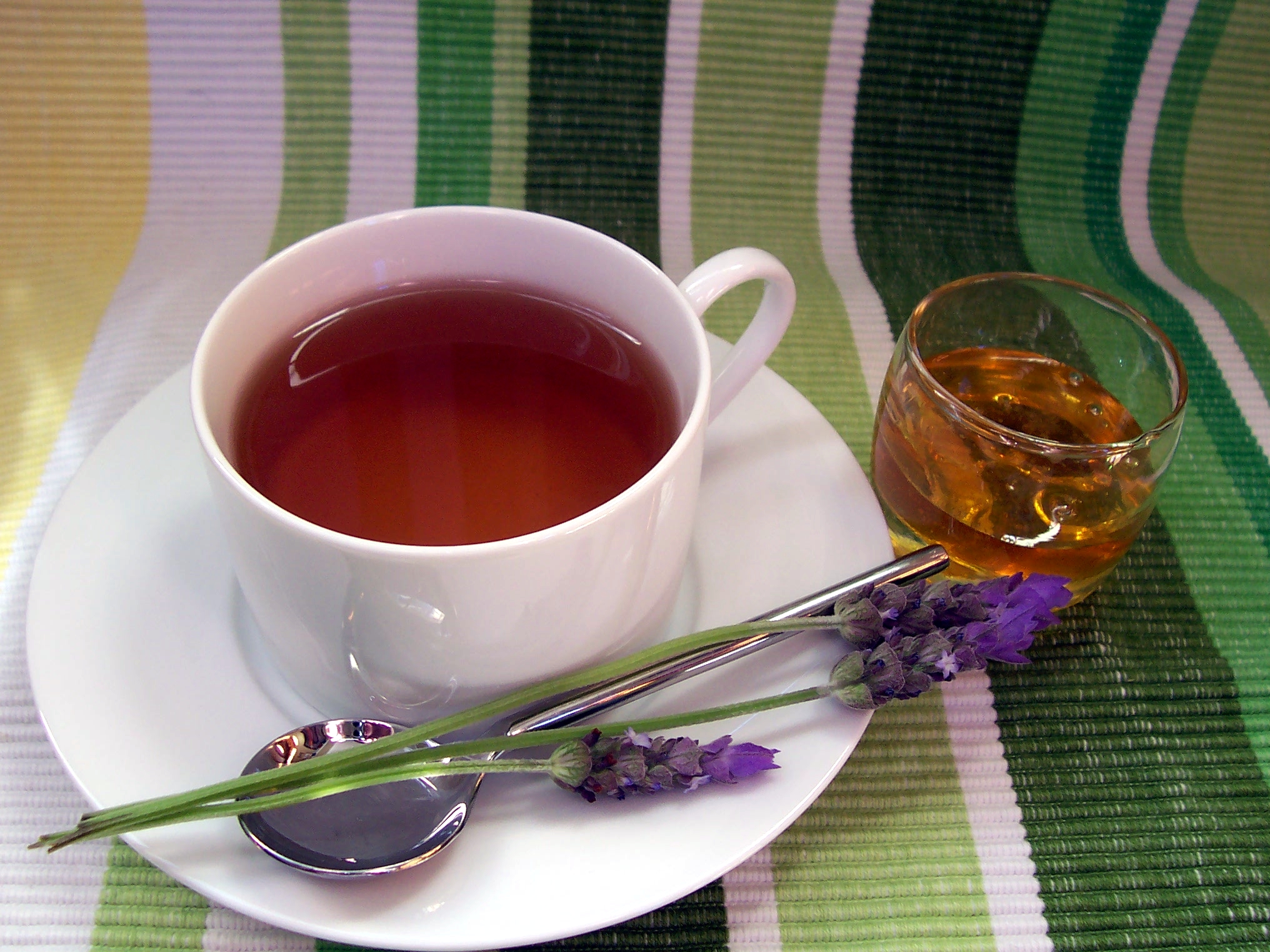 Пиещите чай е по-малко вероятно да имат вредни навици