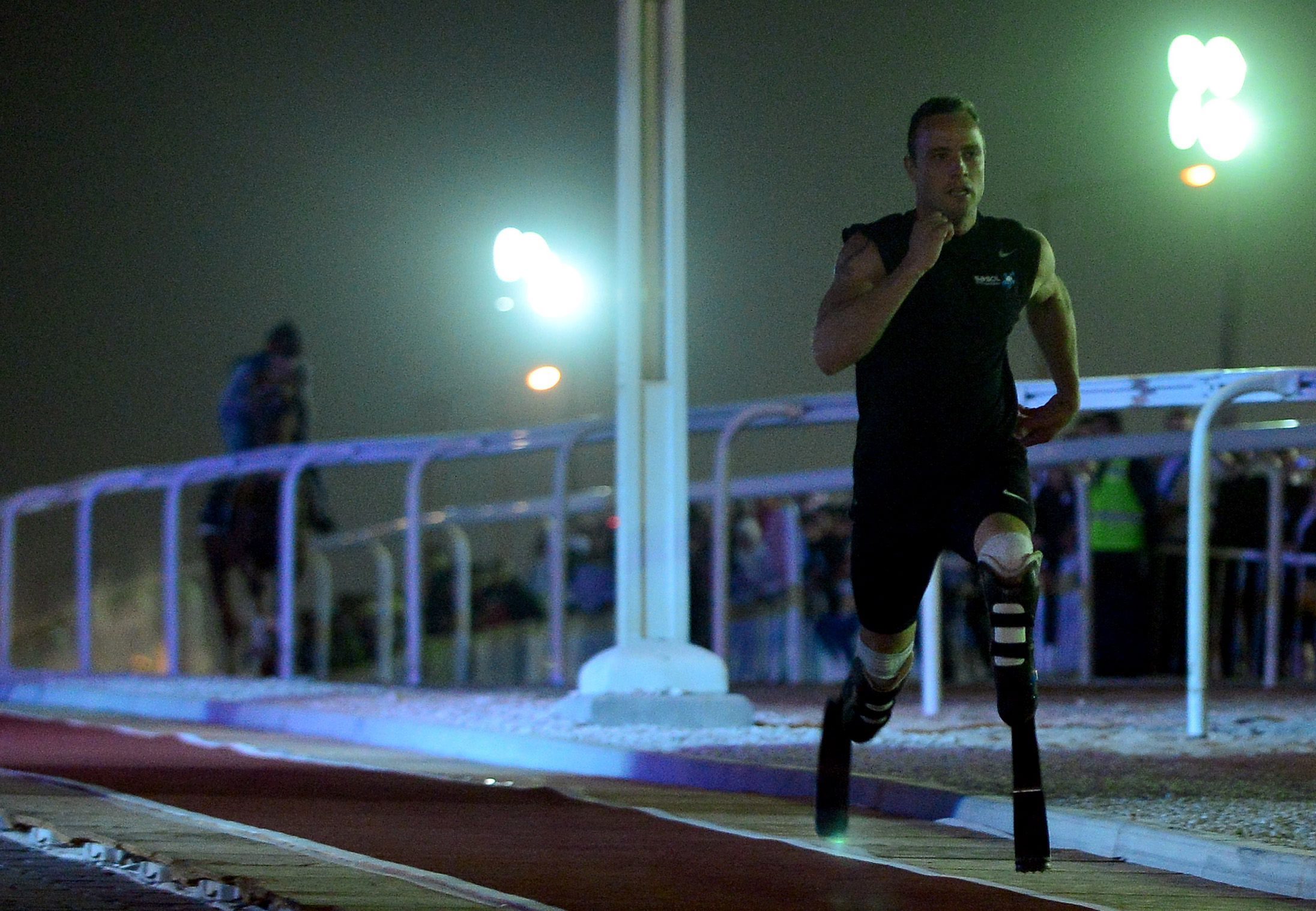 Оскар Писториус победи състезателен кон (видео+снимки)