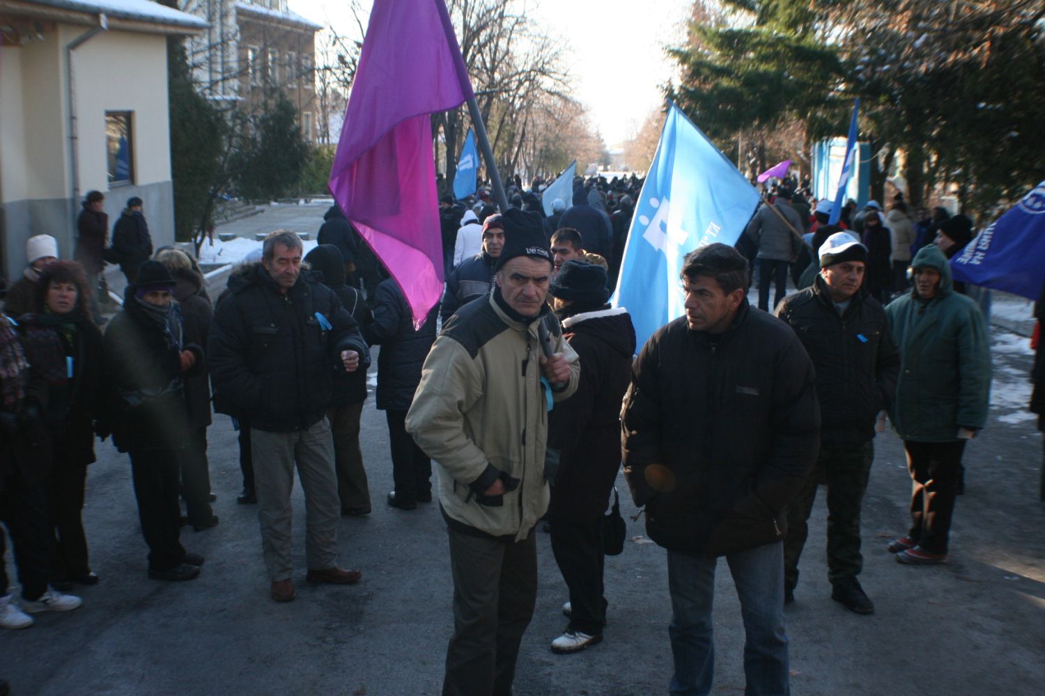 ВМЗ-Сопот стачкува, работниците си искат парите