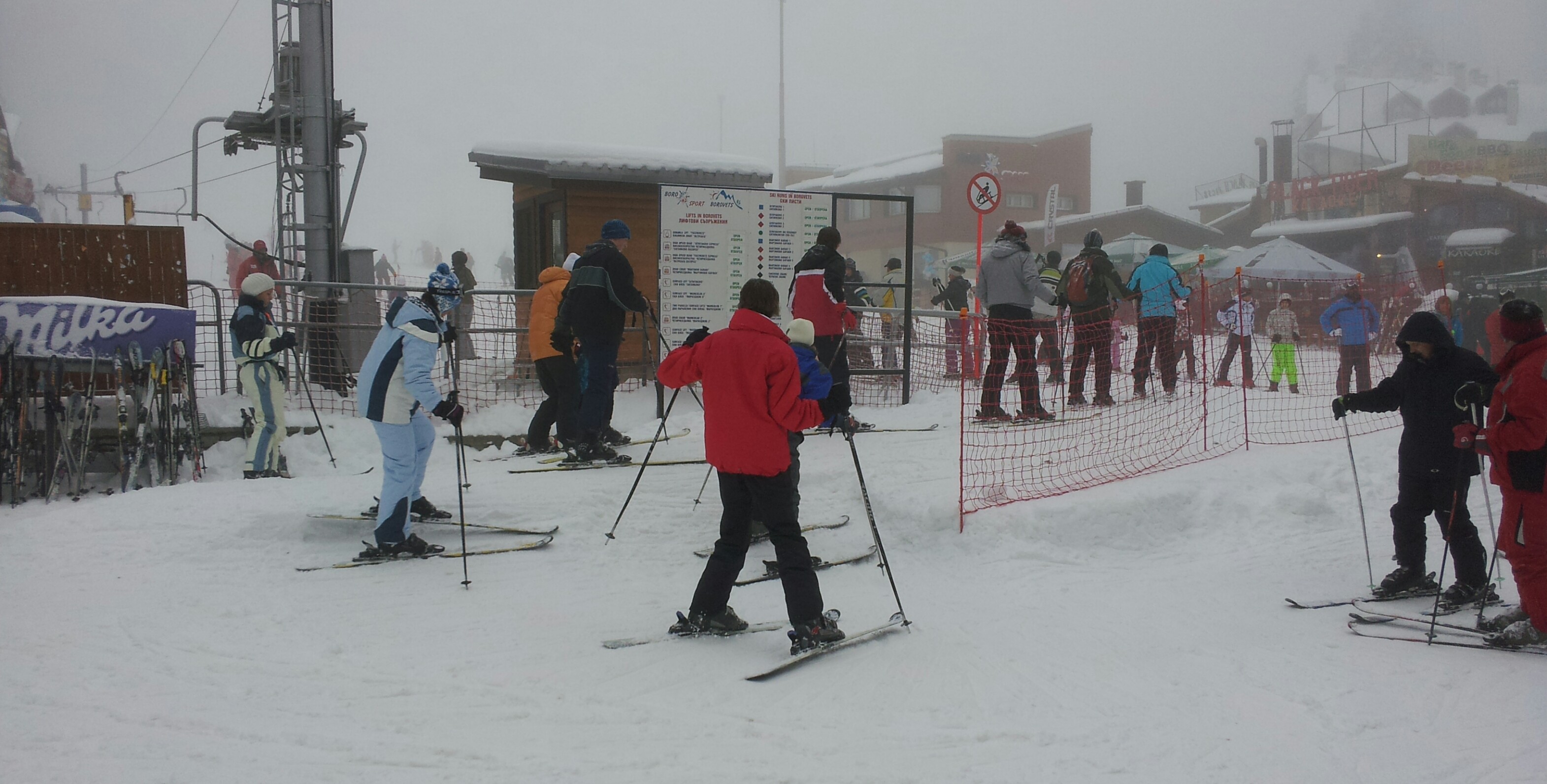 Най-старият ни планински курорт Боровец посреща туристи, скиори, сноубордисти