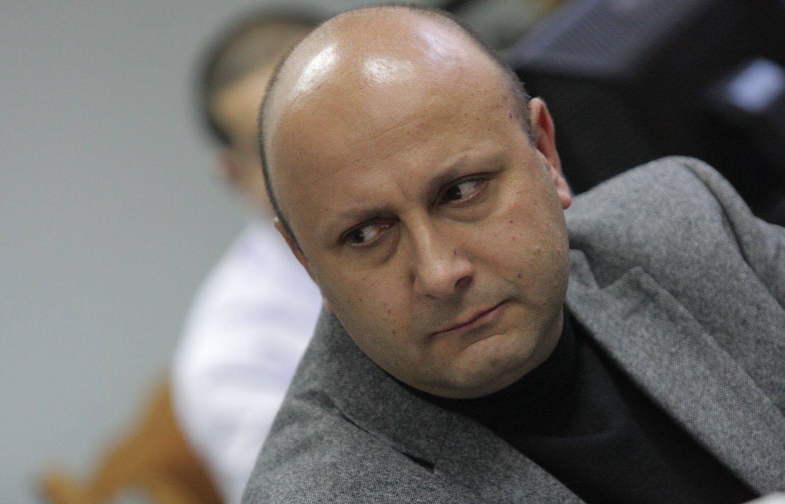 Разследването срещу бившия шеф на ГДБОП Станимир Флоров продължава.