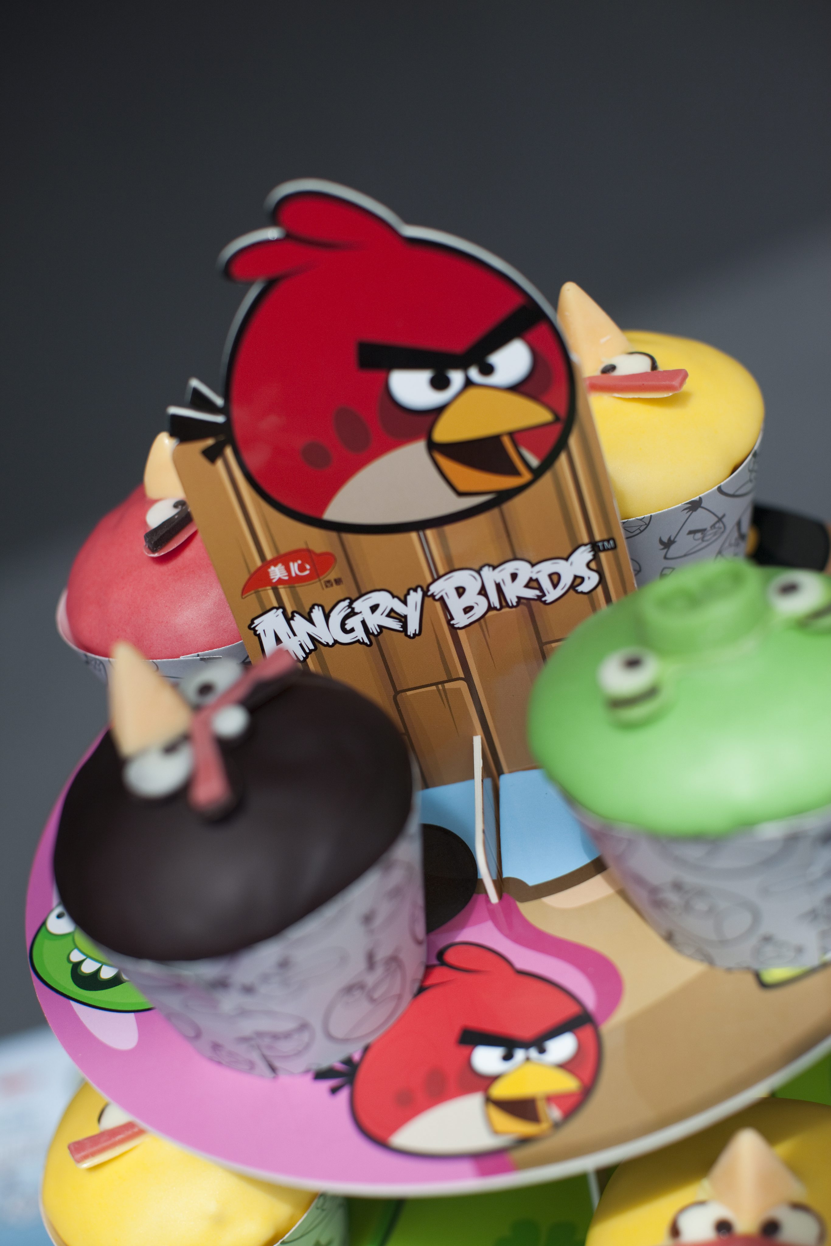 Докато обстрелвали прасета в Angry Birds, потребителите са били следени