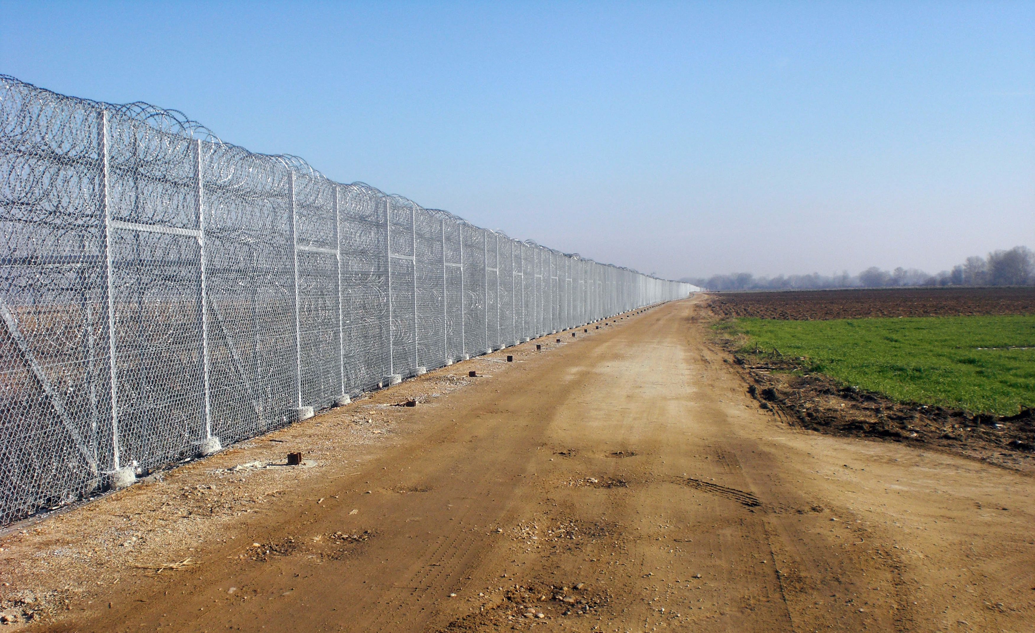 Защитна стена срещу незаконния трафик през гръцко-турската граница