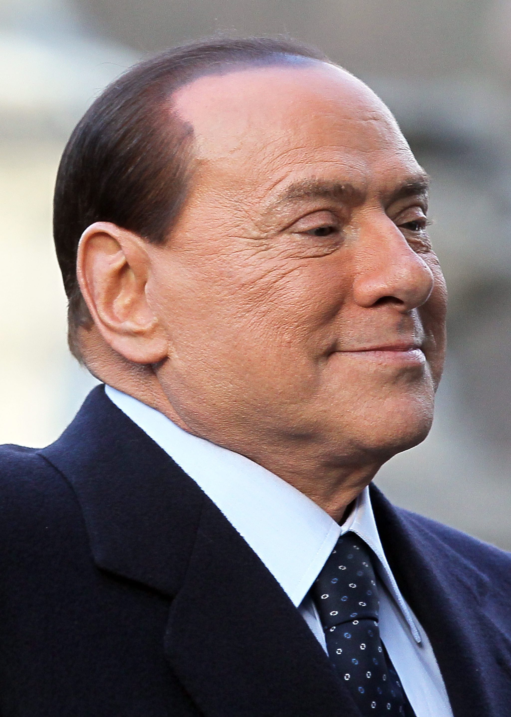 Повечето социологически проучвания прогнозират за Берлускони загуба на изборите на 24 и 25 февруари