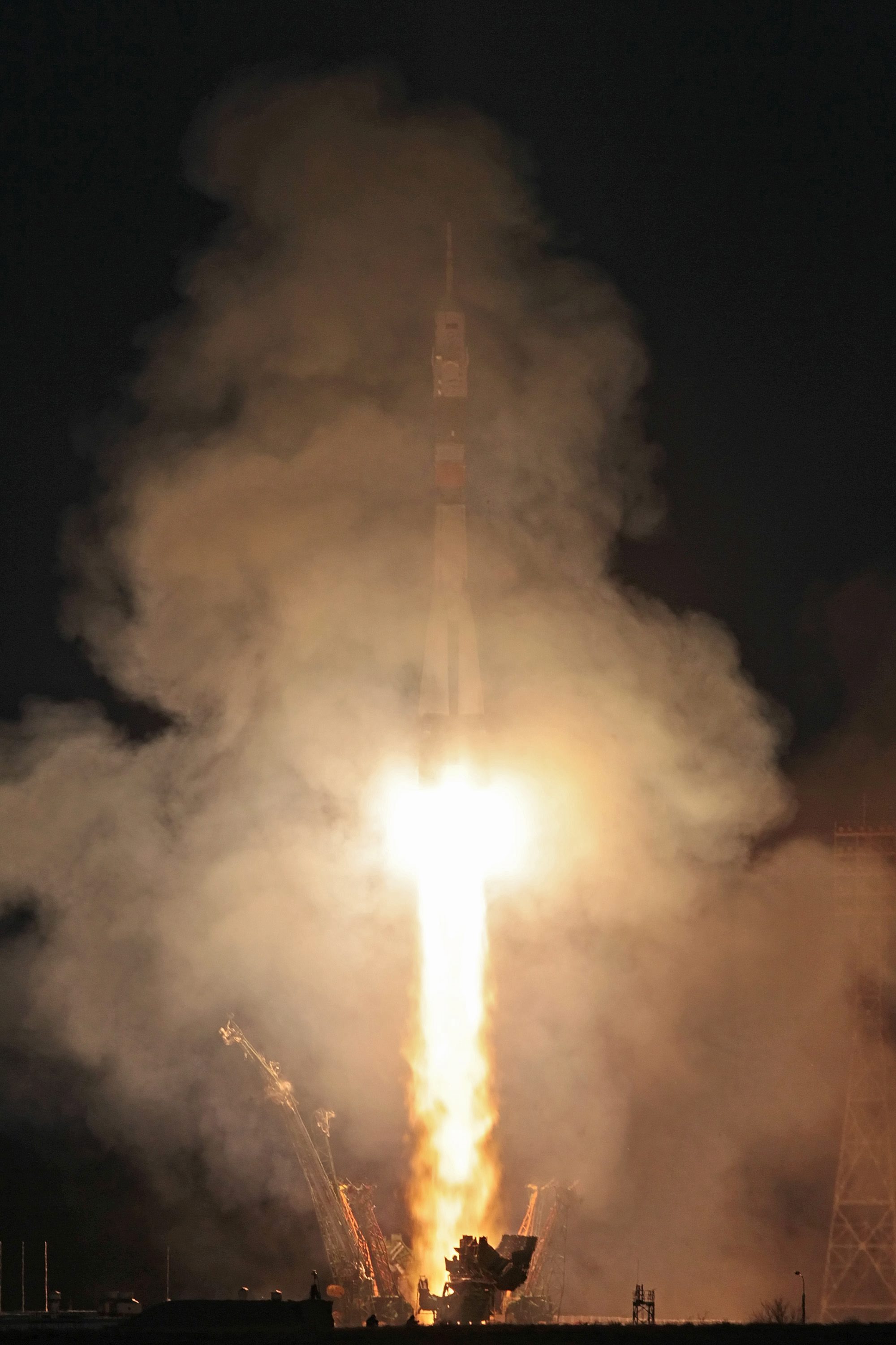 Космическият кораб ”Союз ТМА-07М” излетя успешно към МКС