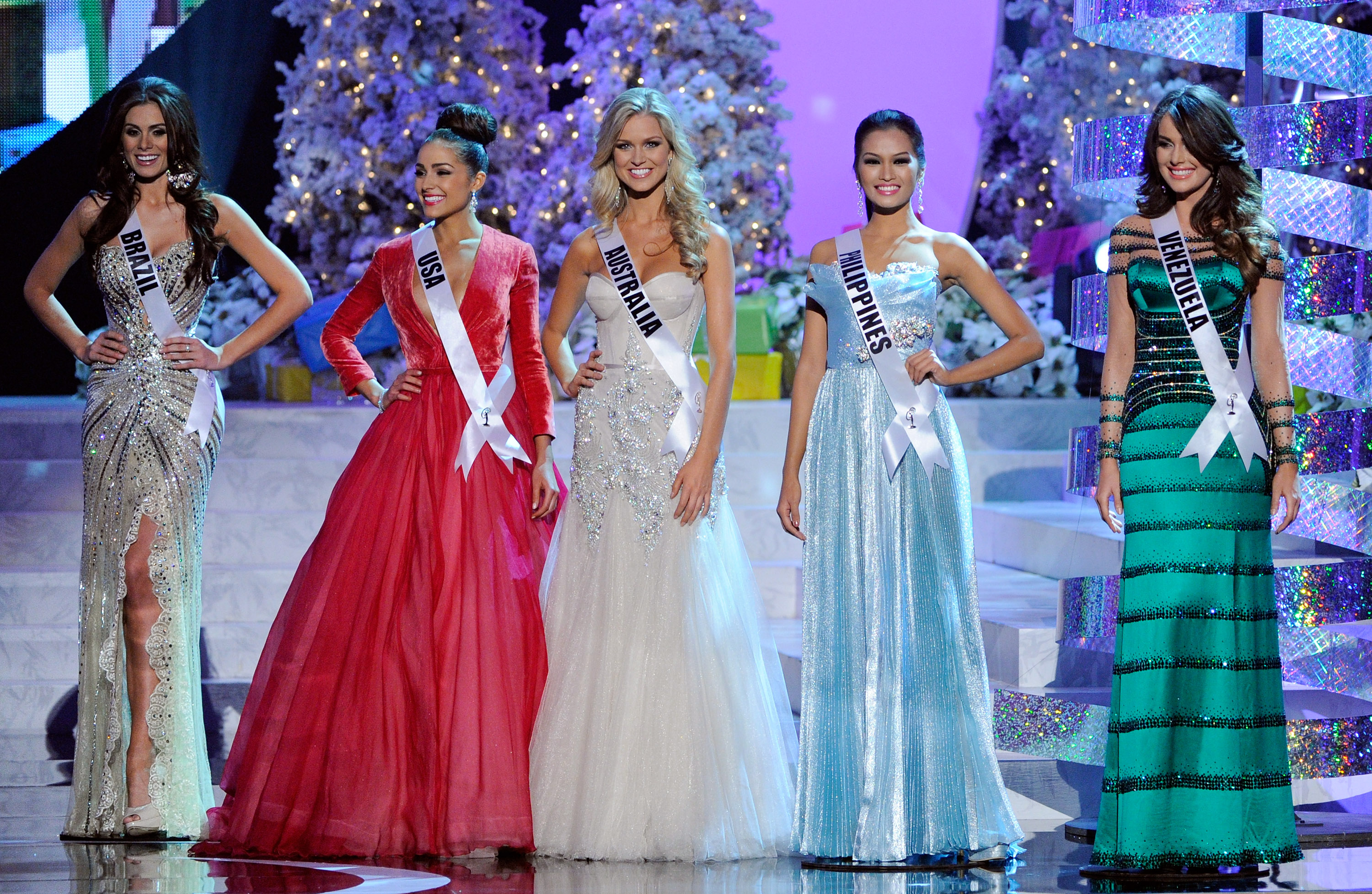 Петте финалистки - Мис Бразилия, Мис САЩ, Мис Австралия, Мис Филипини и Мис Венецуела