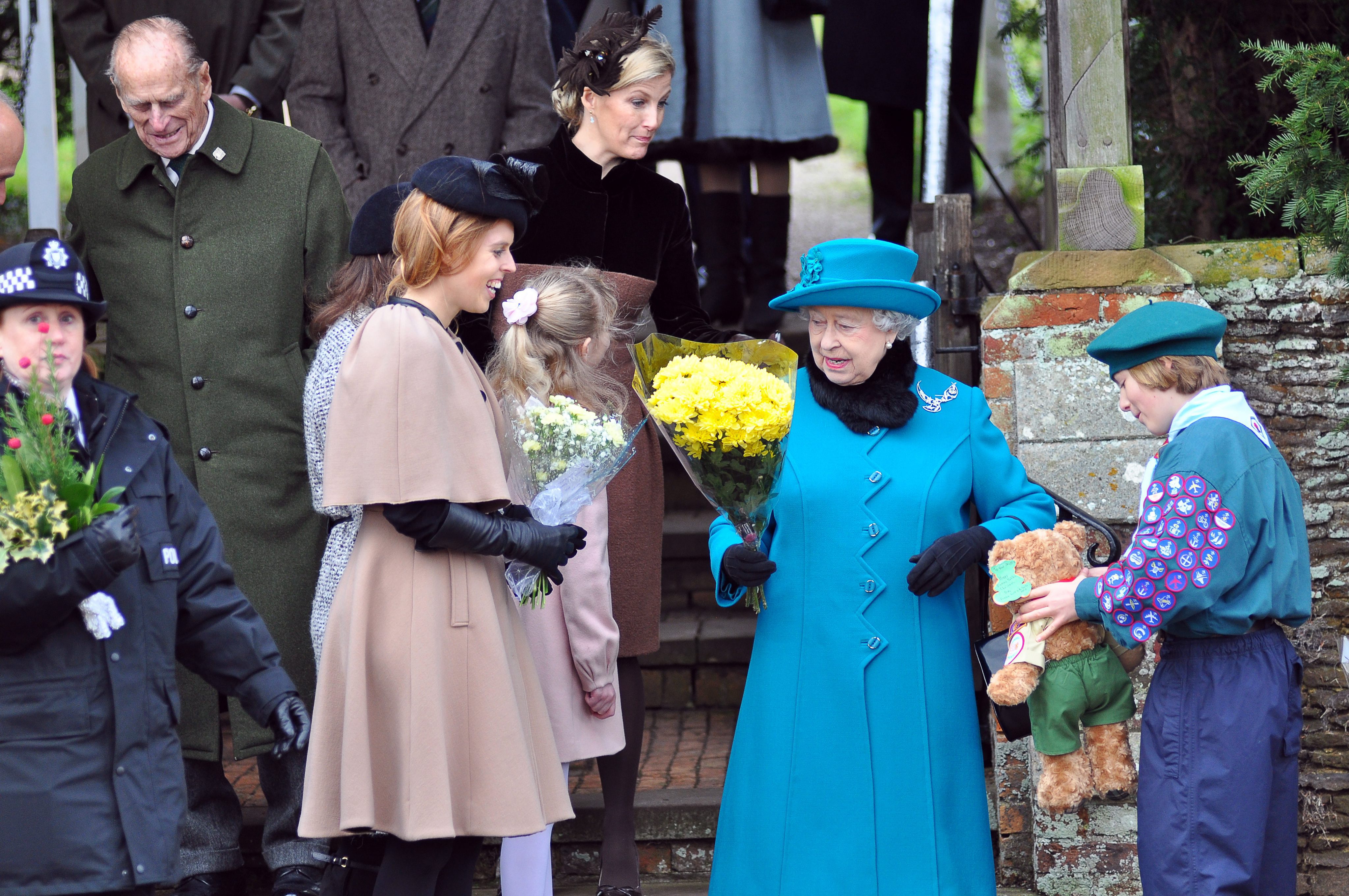 Британската кралица Елизабет Втора и съпругът й отидоха на църква на Коледа
