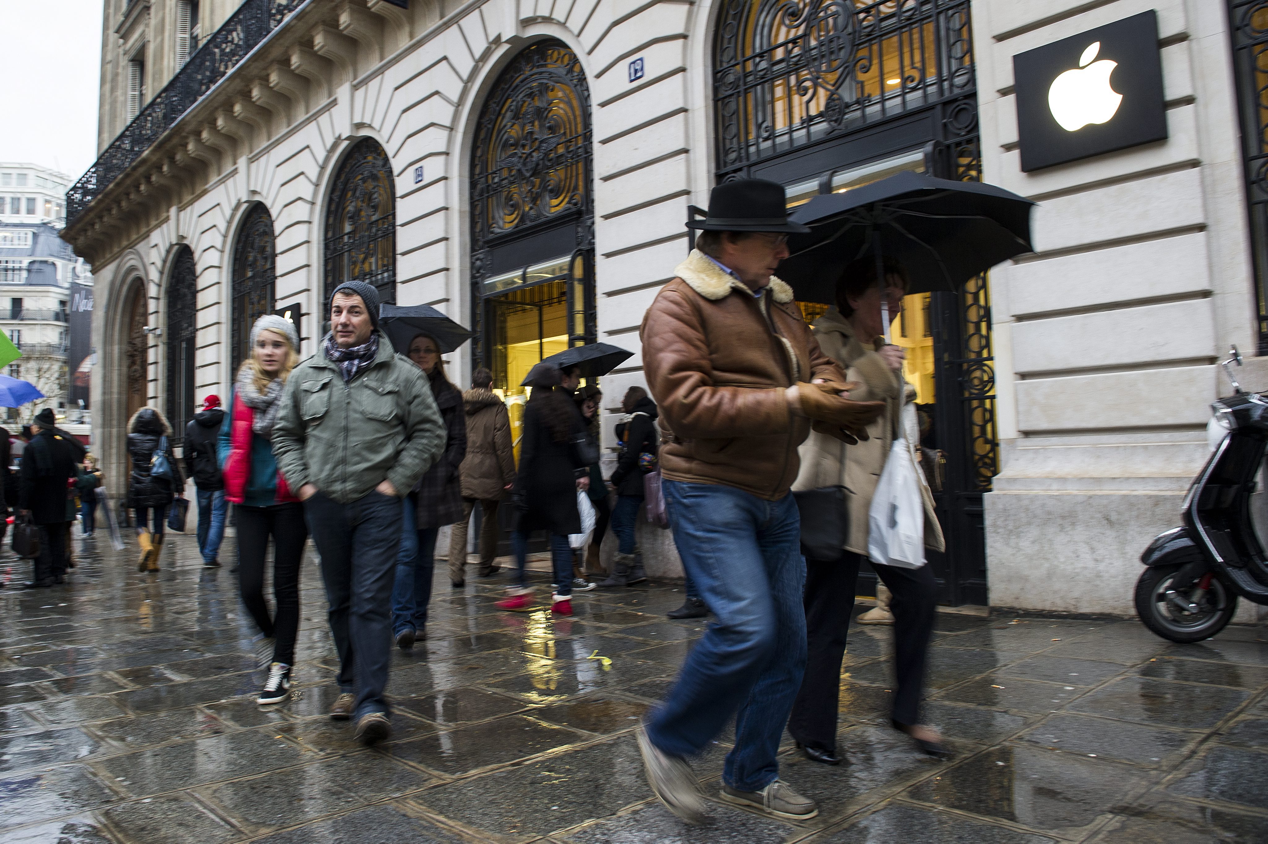 Oбискираха магазините на Apple във Франция
