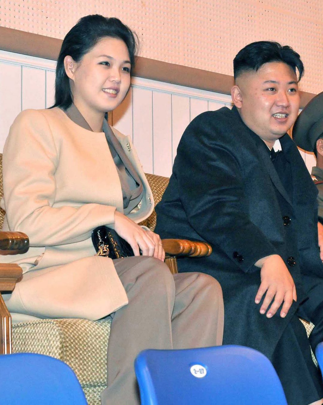 Лидерът на КНДР Ким Чен Ун и съпругата му И Сол Джу