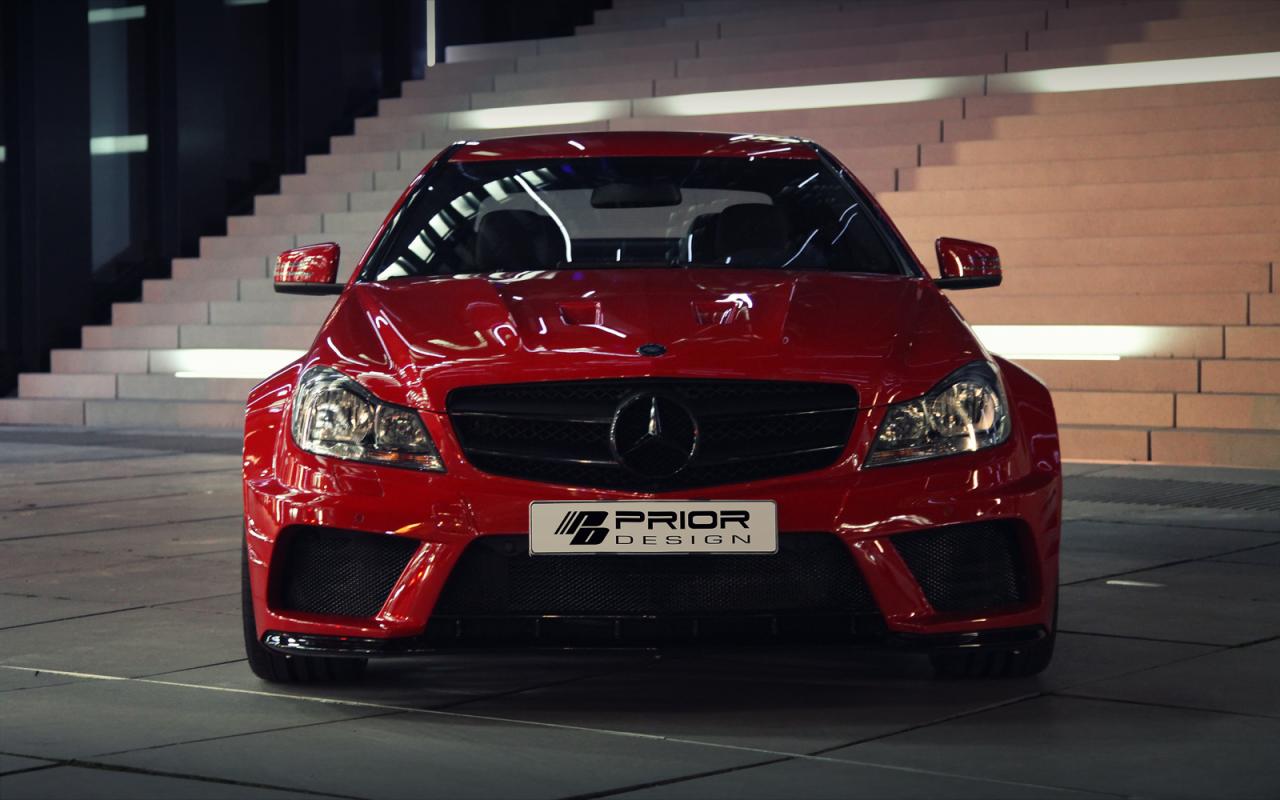 Mercedes C-Class Coupe с широк боди кит от Prior Design