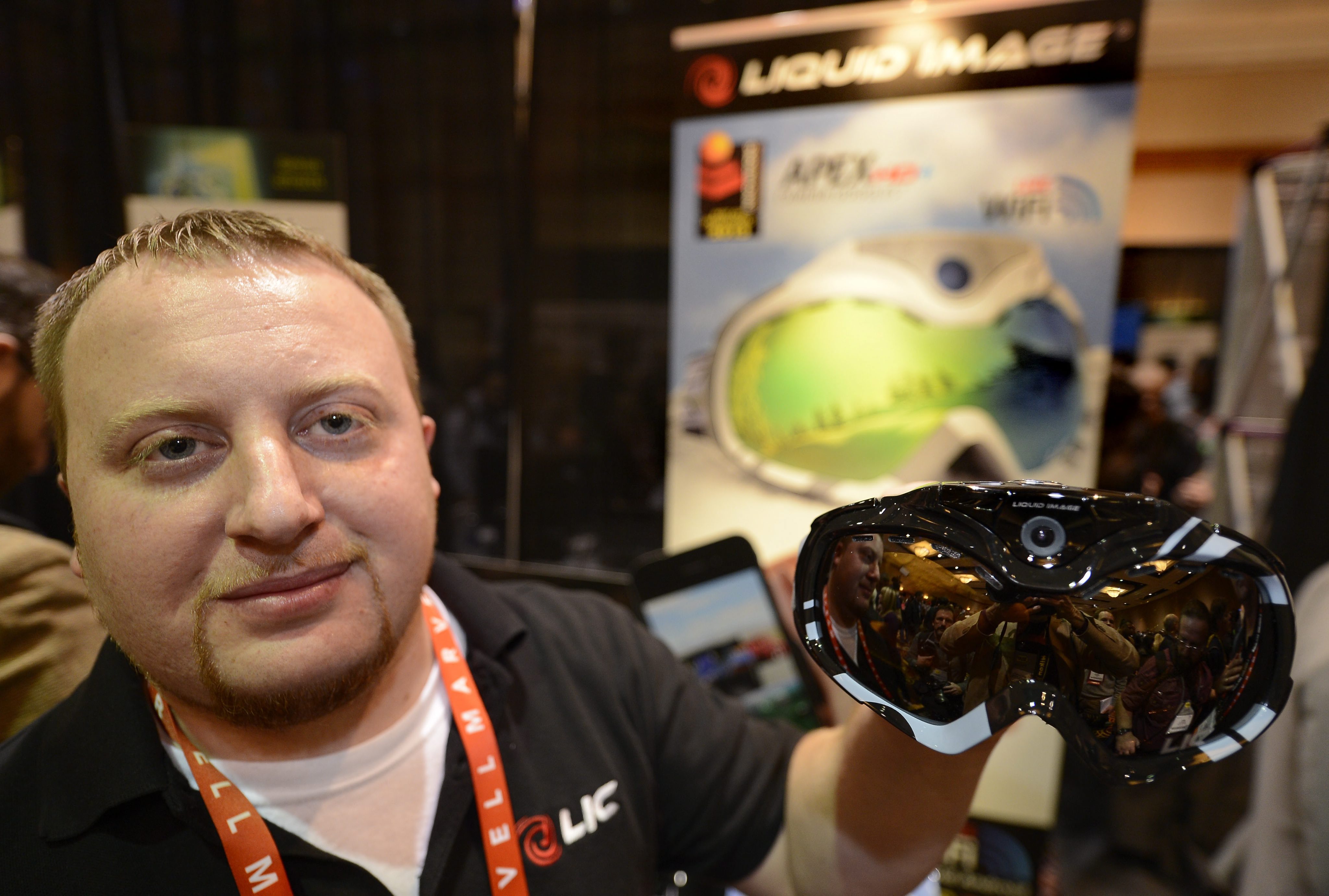 CES 2013 - Ски очила с HD камера