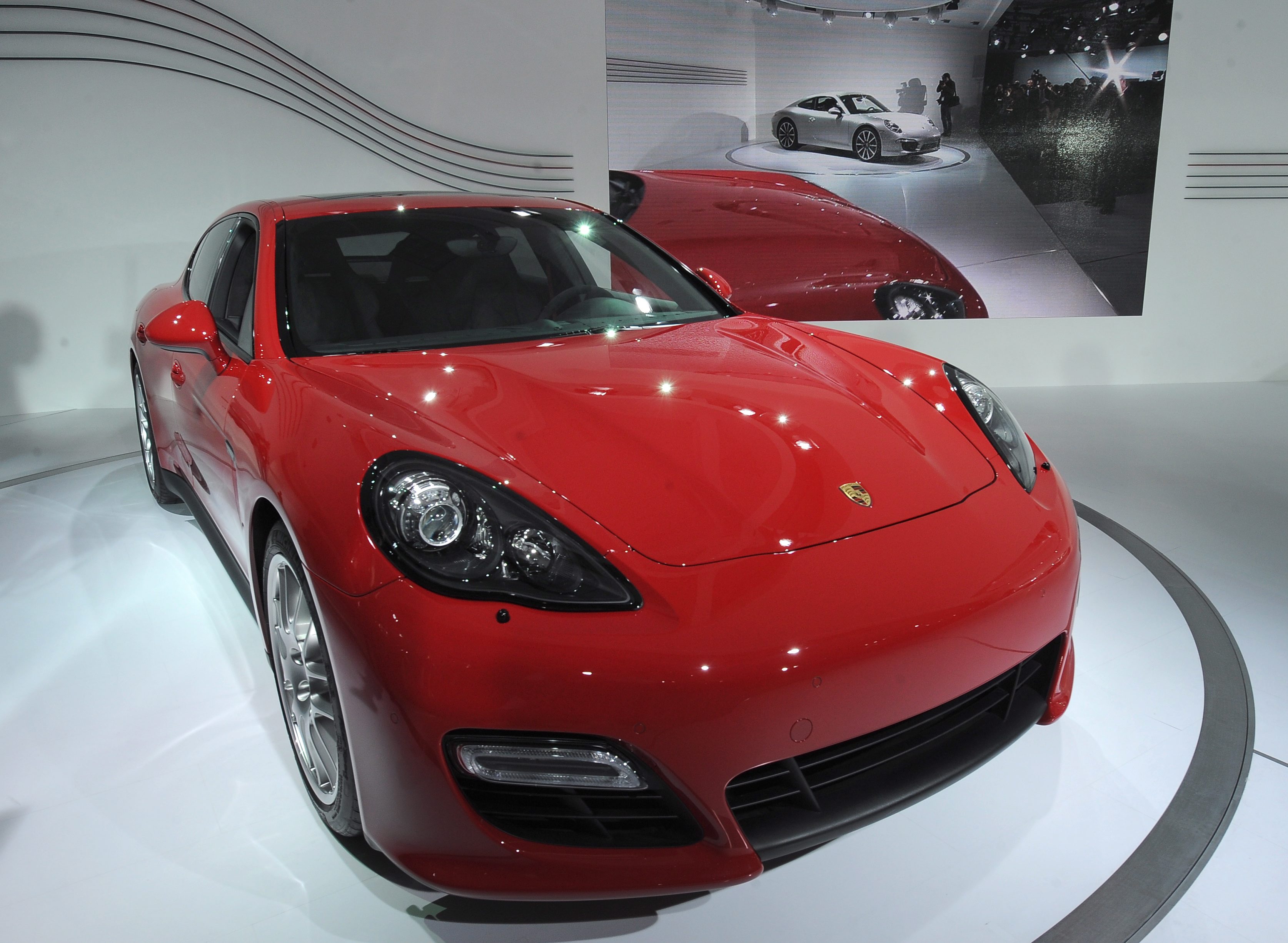 Porsche планира ”бейби” Panamera и други нови модели