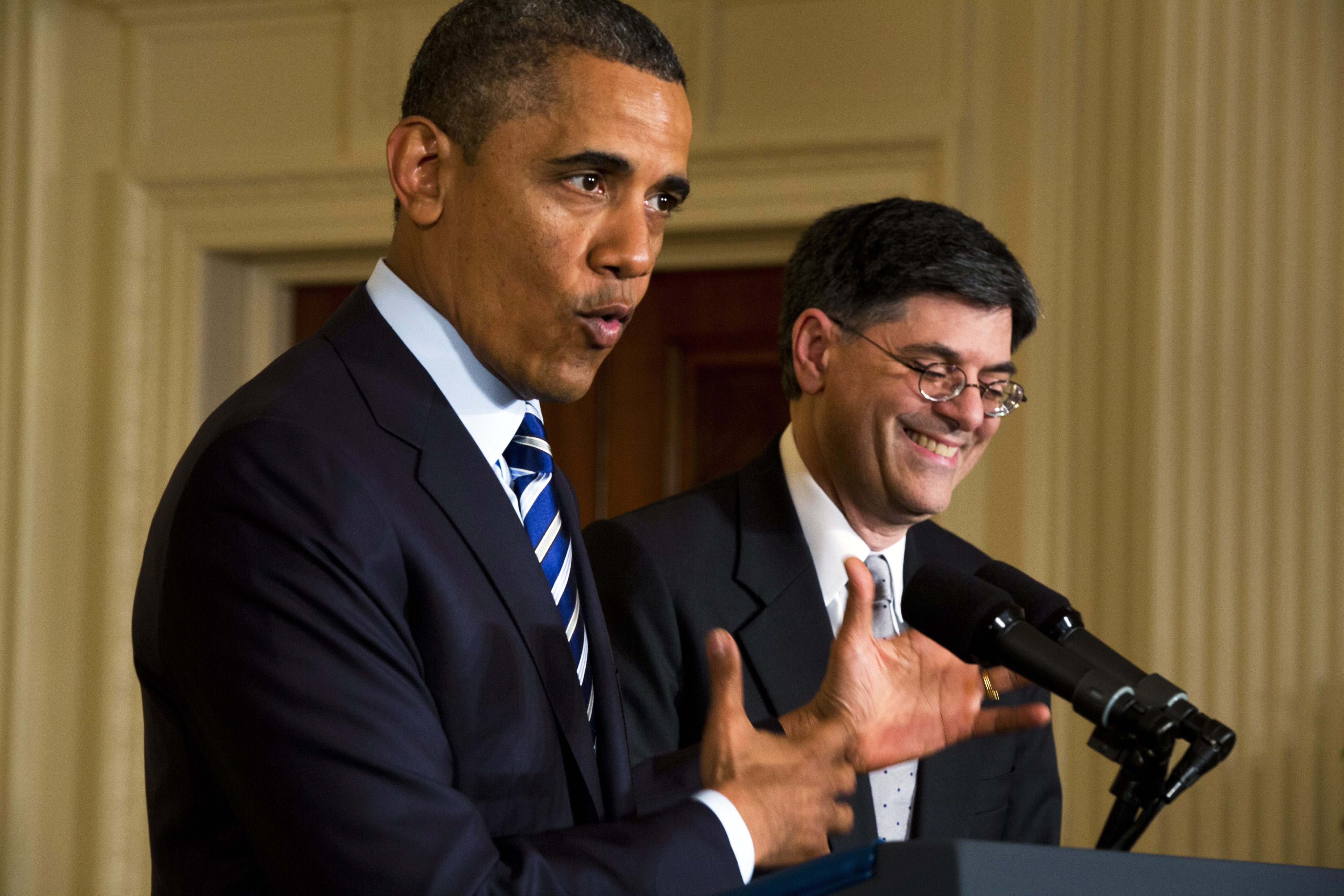 Обама назначи Джак Лю за финансов министър, шегуват се с подписа му