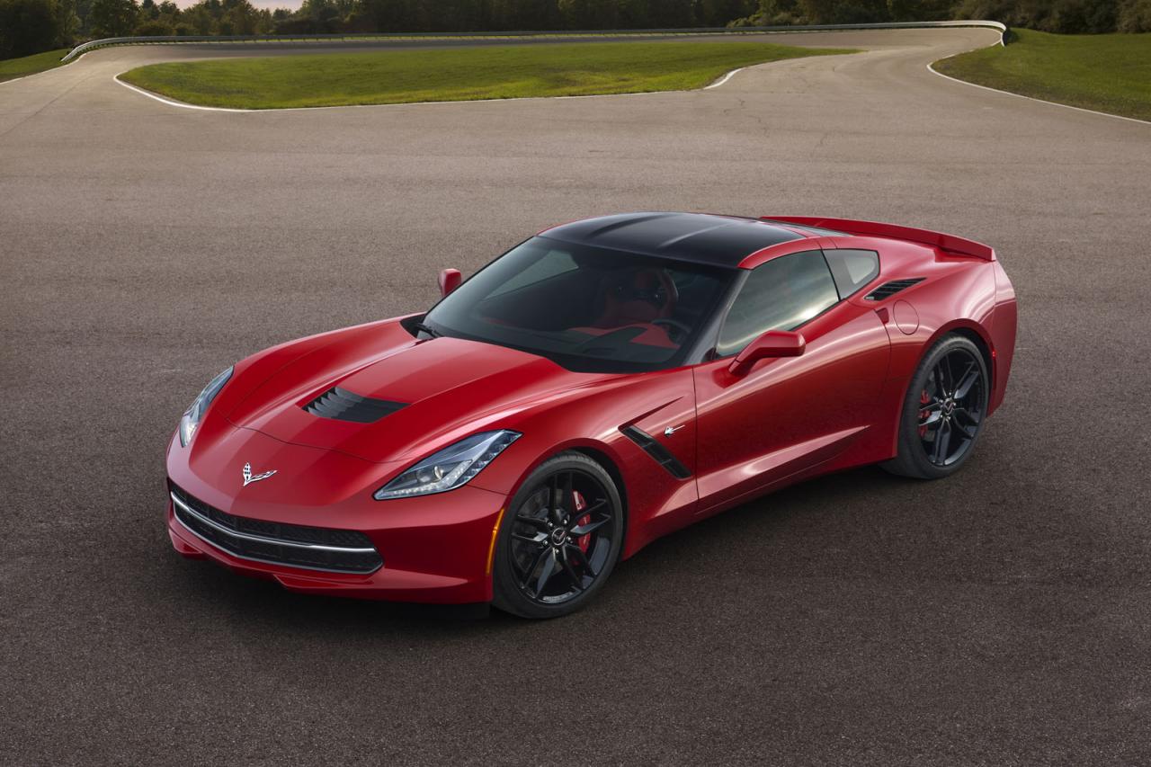 Първият Chevy Corvette Stingray продаден за $1 млн.