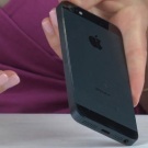 Евтиният iPhone може да има пластмасов панел