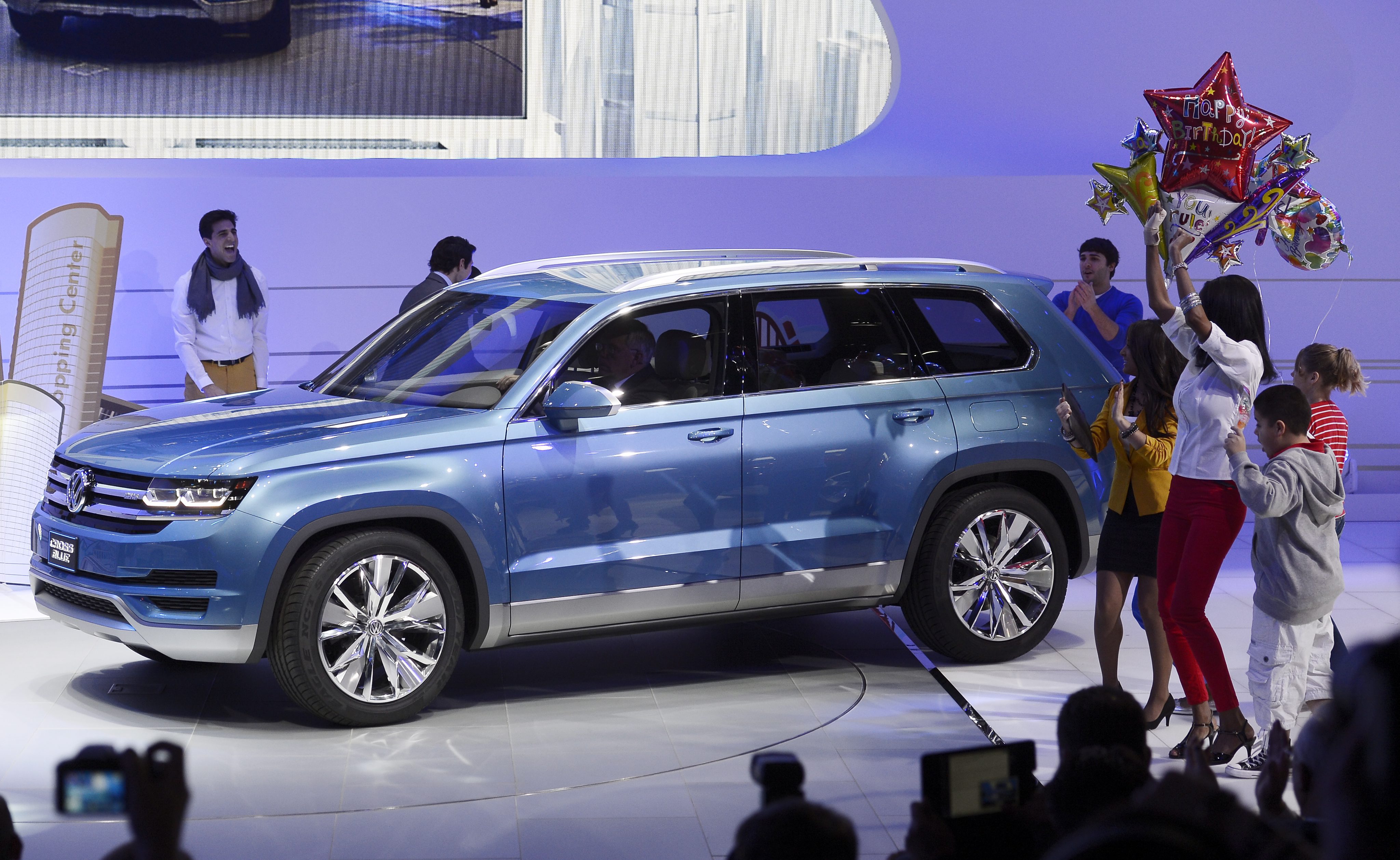 Новият 7-местен кросоувър на VW се казва CrossBlue