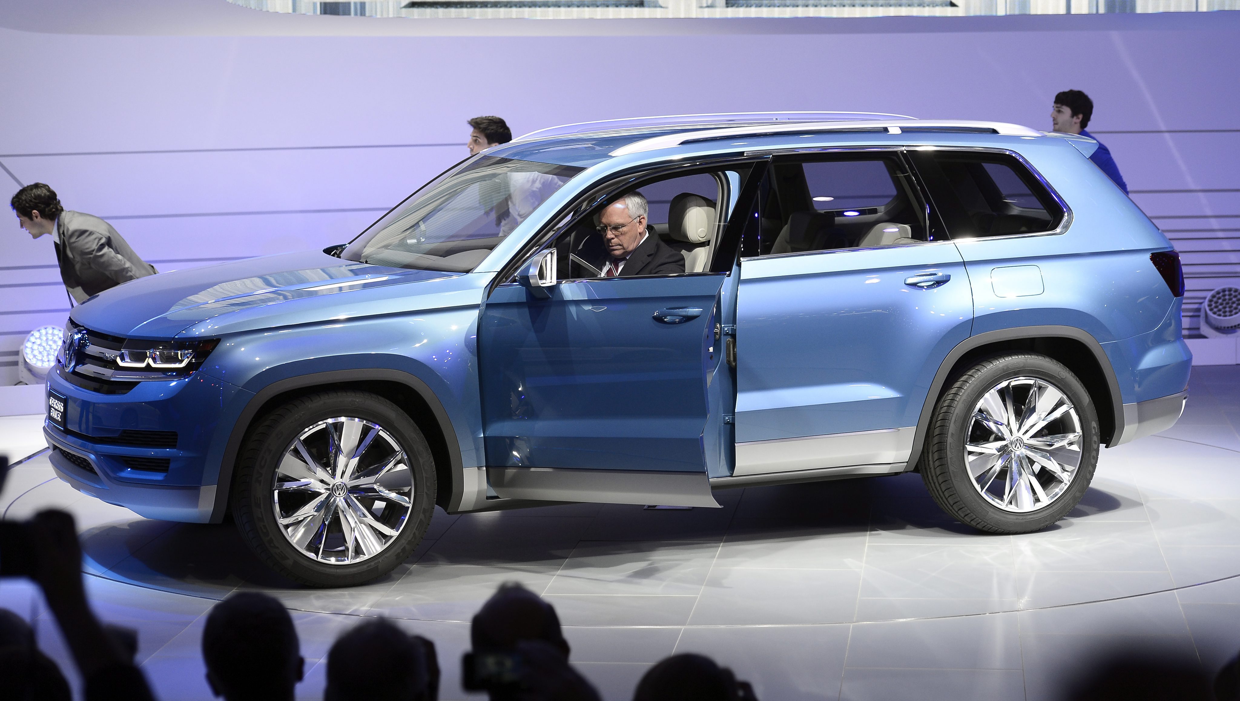 Volkswagen пуска нов 7-местен кросоувър в САЩ през 2016